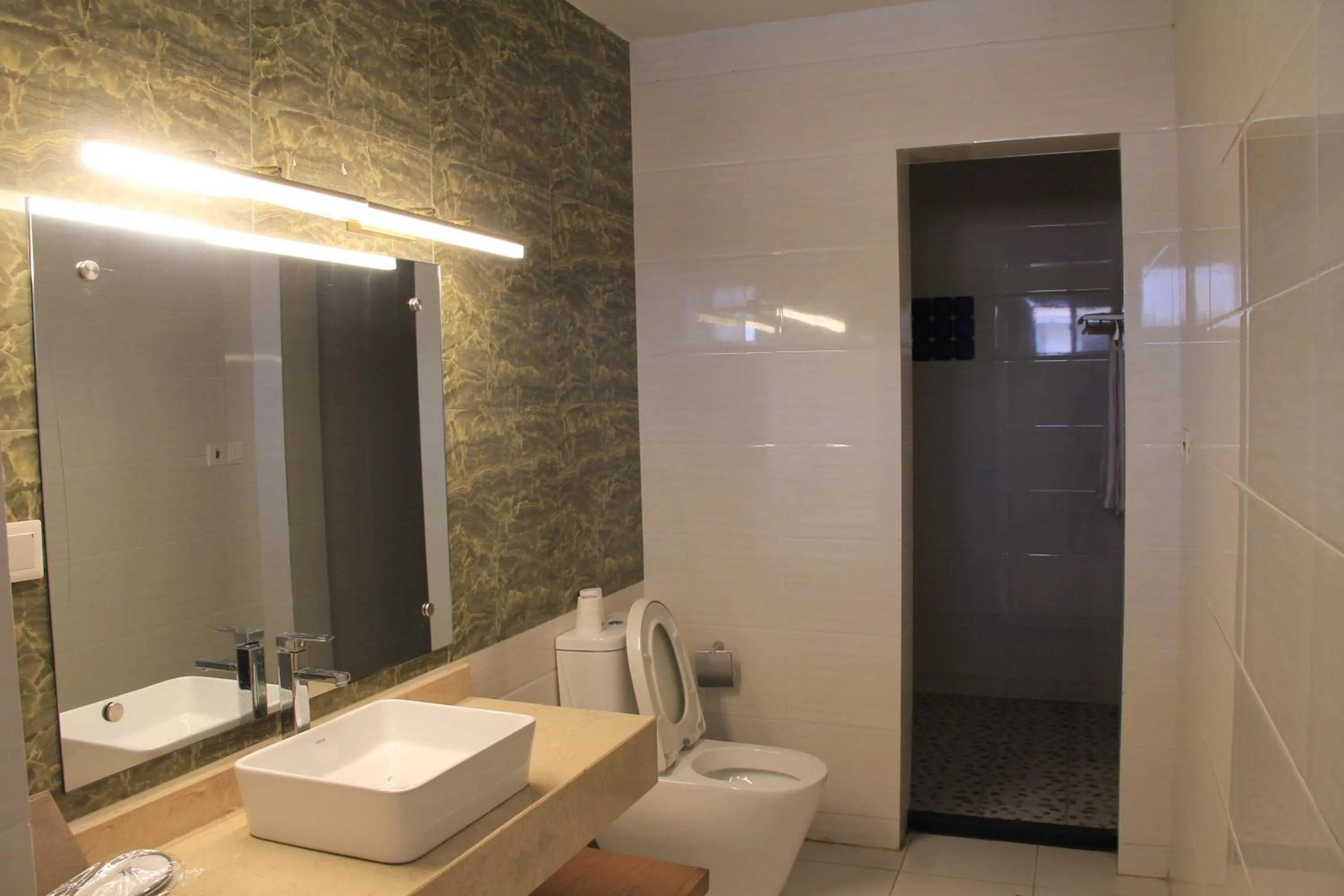 Bathroom in Canwin Hotel