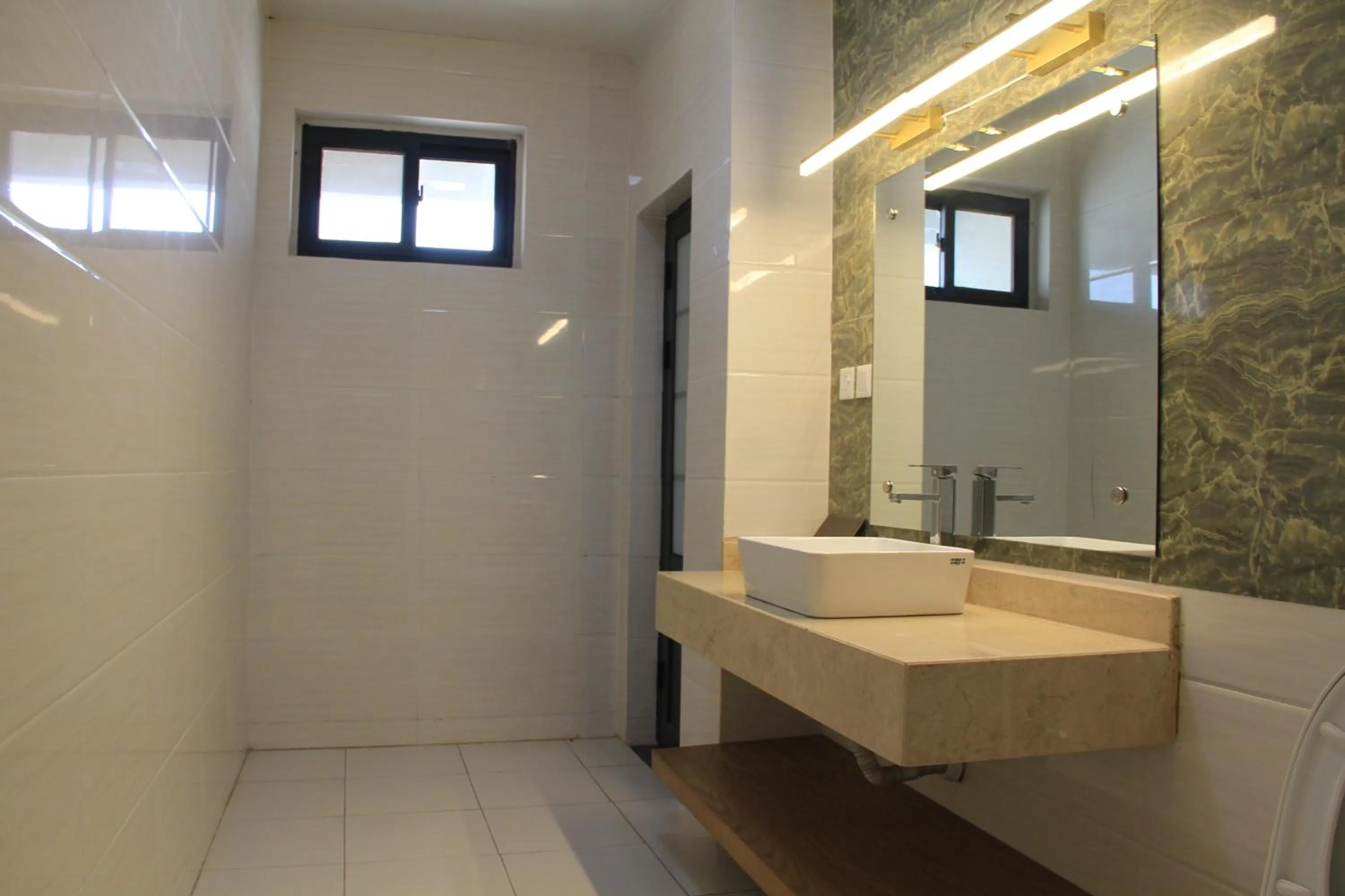 Toilet in Canwin Hotel