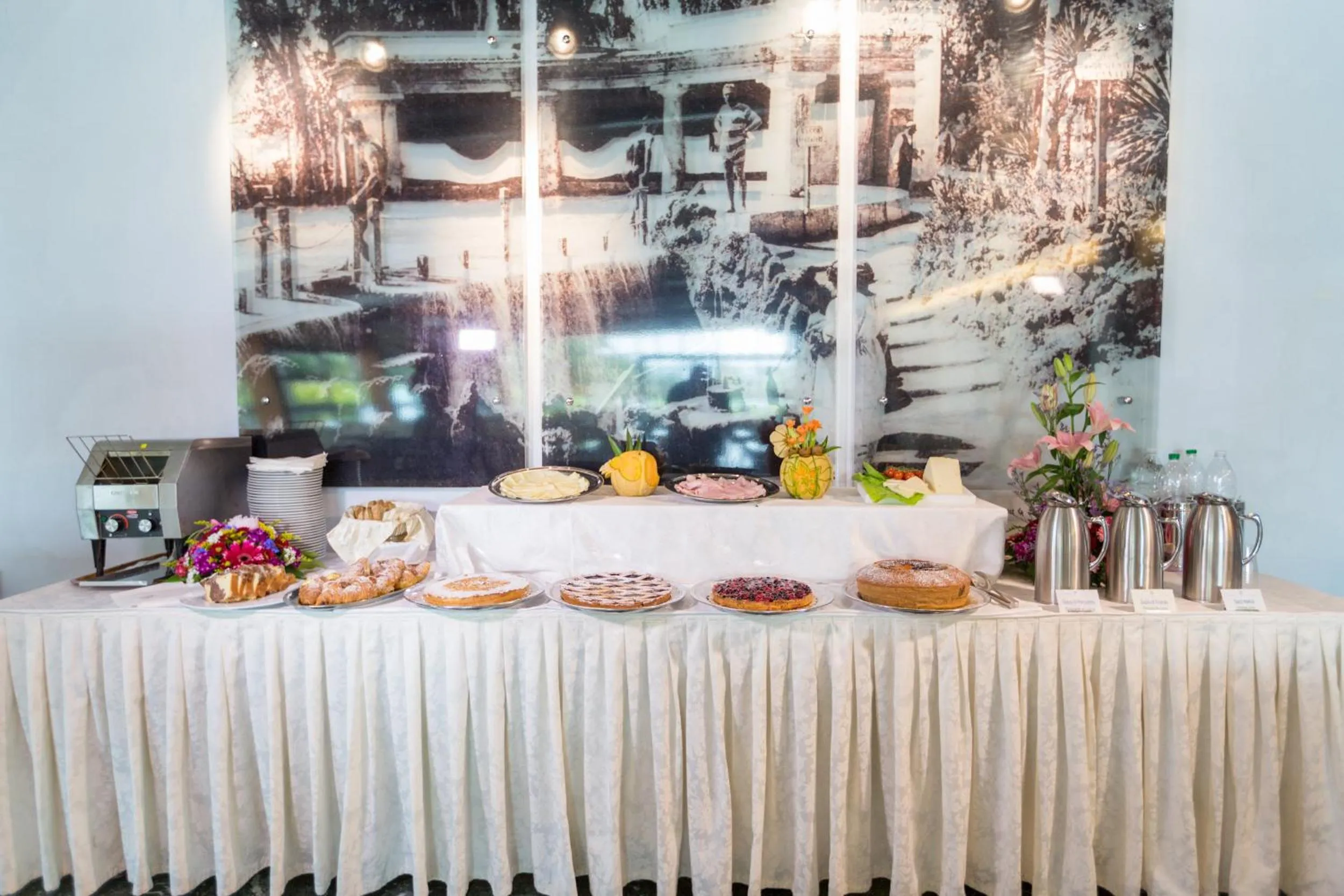 Restaurant/places to eat in Victoria Terme Hotel