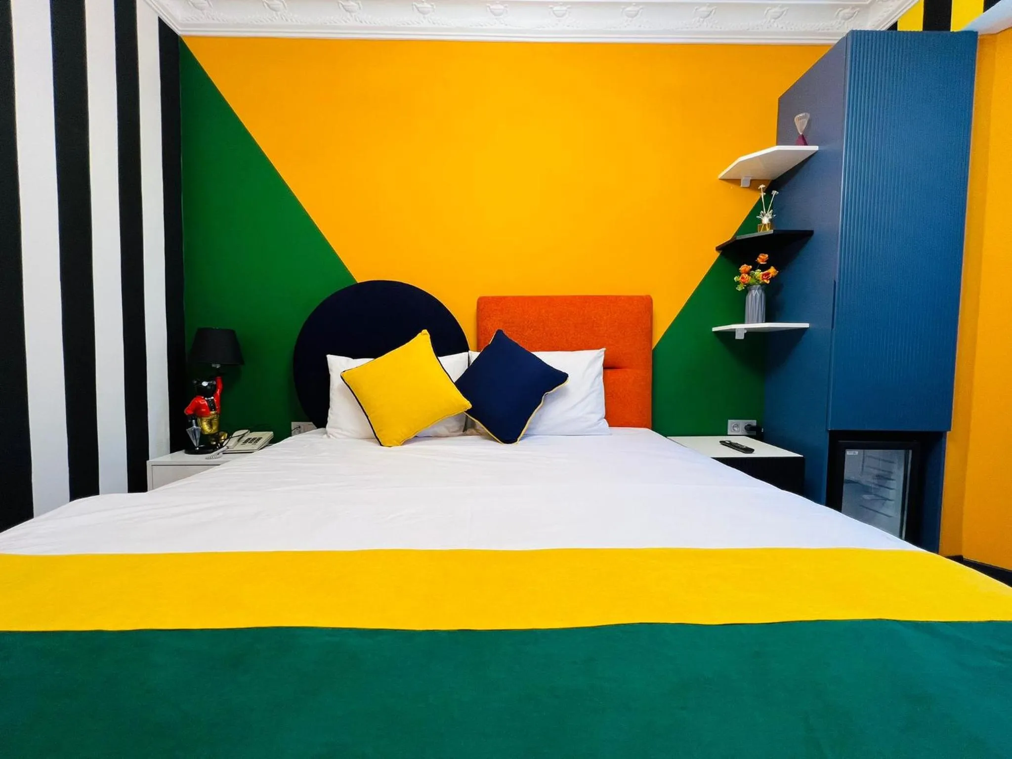 Bedroom in Apex Hotel