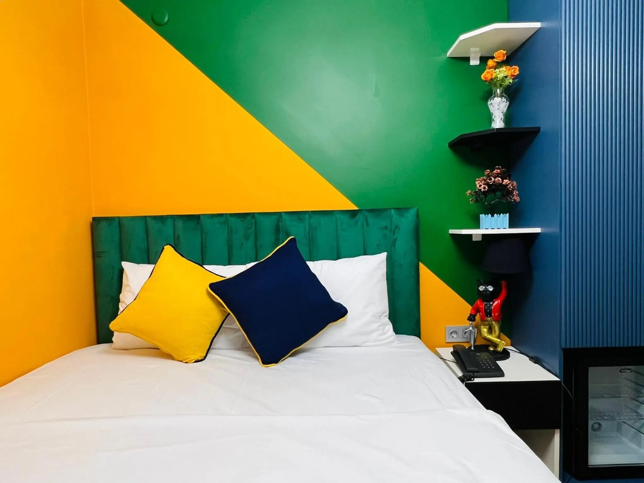 Bedroom in Apex Hotel