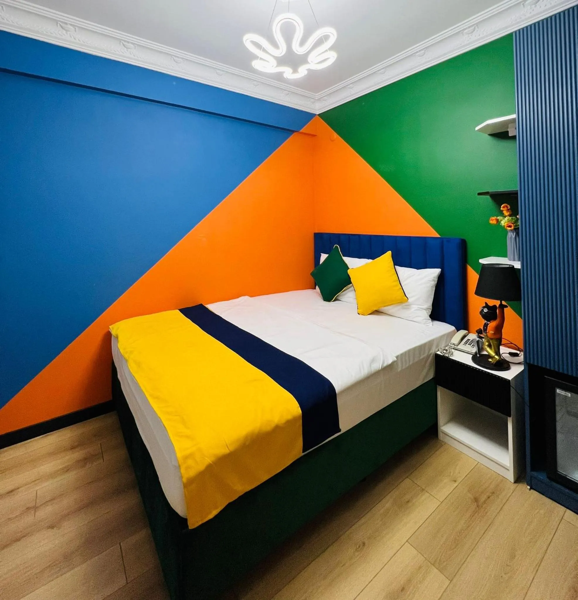 Bedroom in Apex Hotel