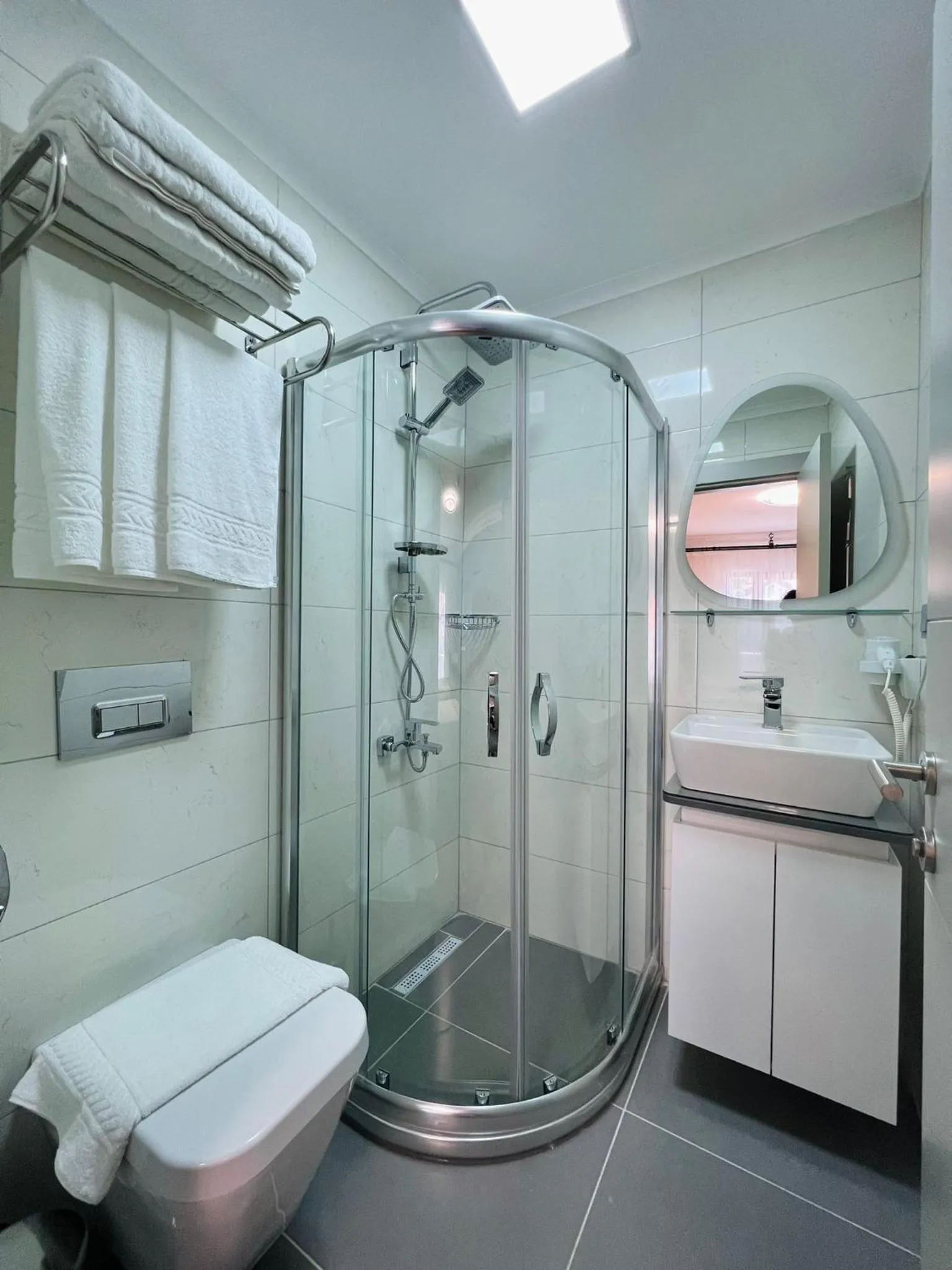 Shower in Apex Hotel