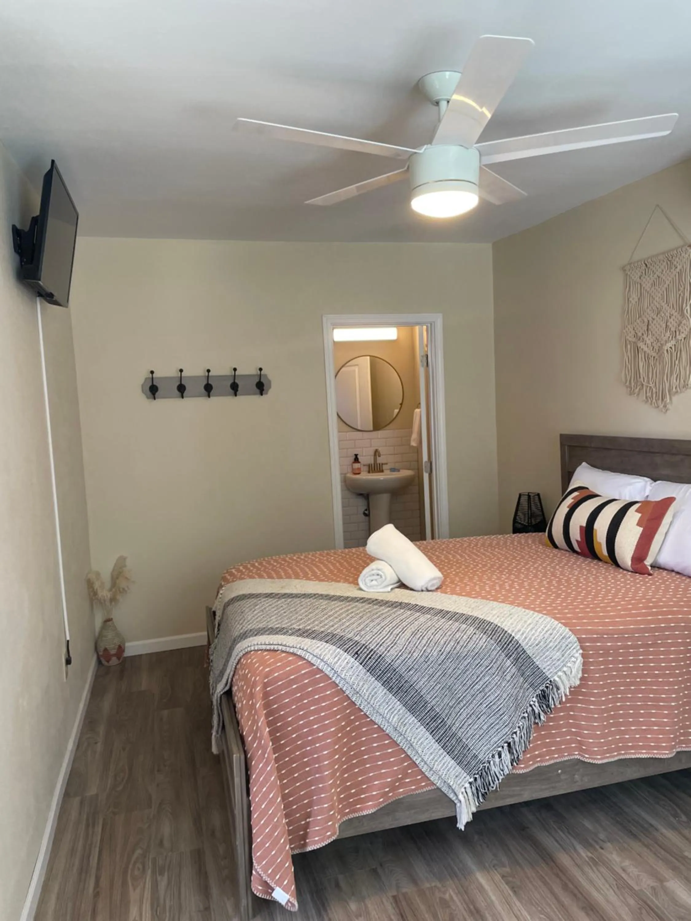 Bedroom, Bed in Vintage charm vacation home with modern comforts near Old Town