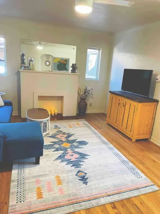 Communal lounge/ TV room in Vintage charm vacation home with modern comforts near Old Town