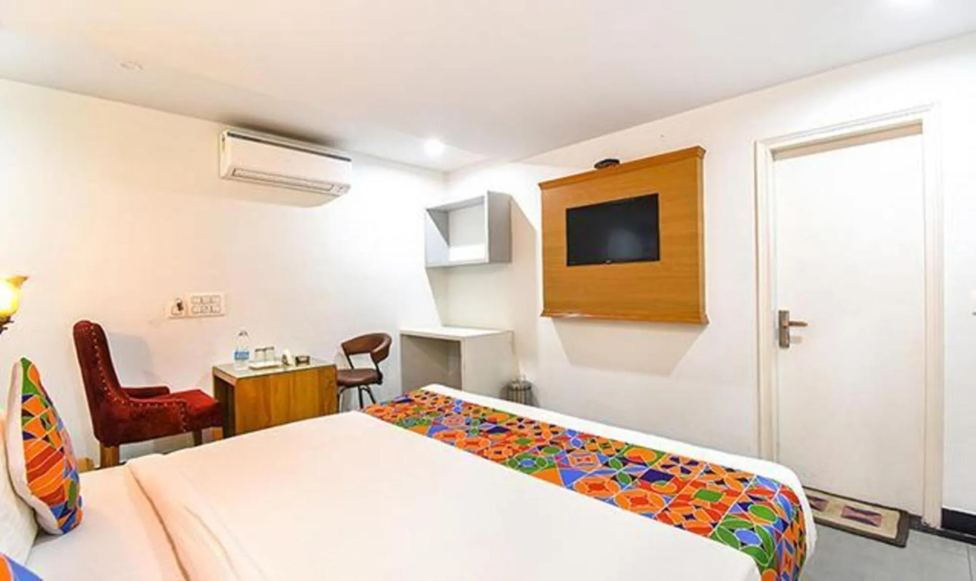 TV and multimedia in FabHotel NH7