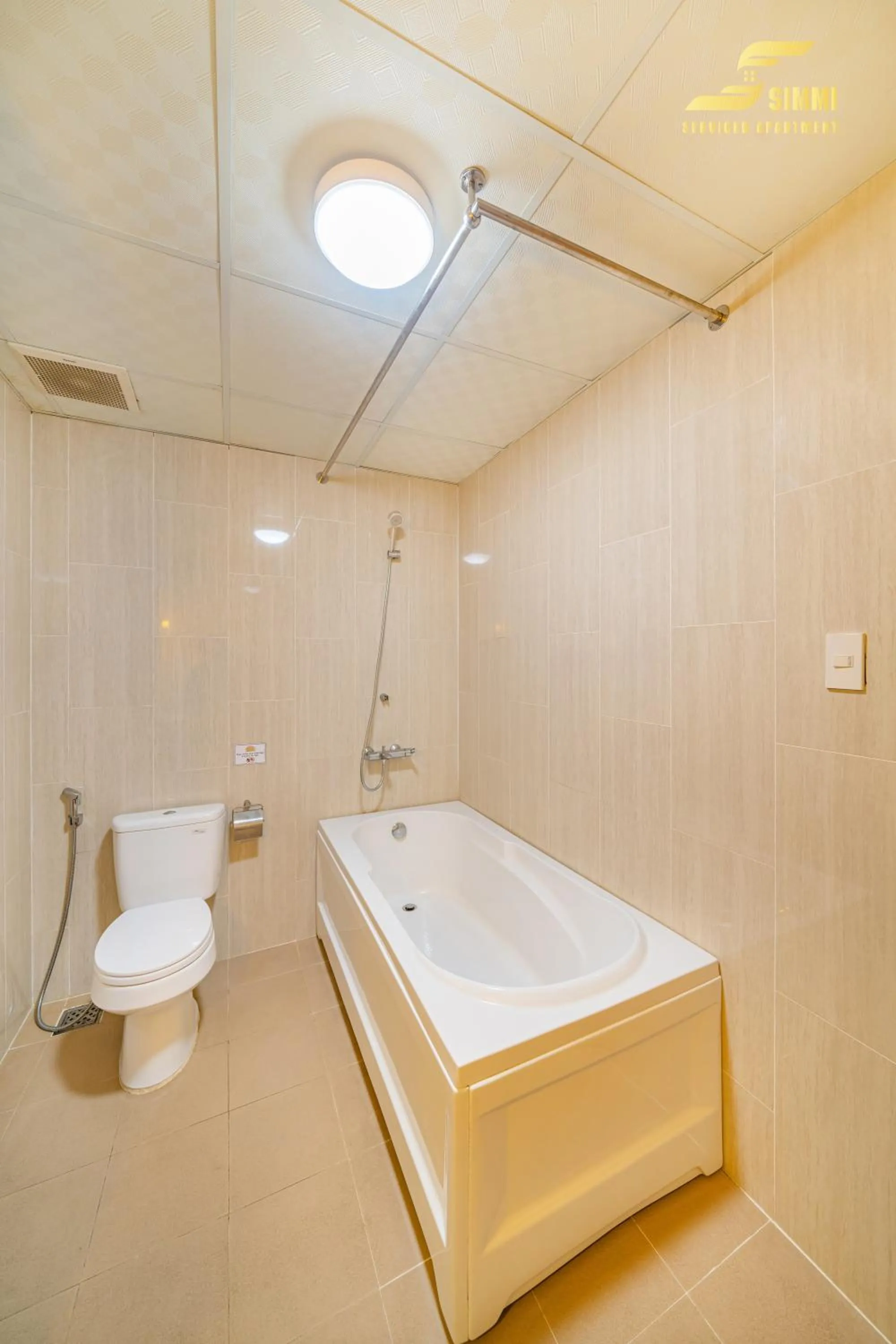 Toilet in Simmi 4 Hotel & Apartment Near SECC