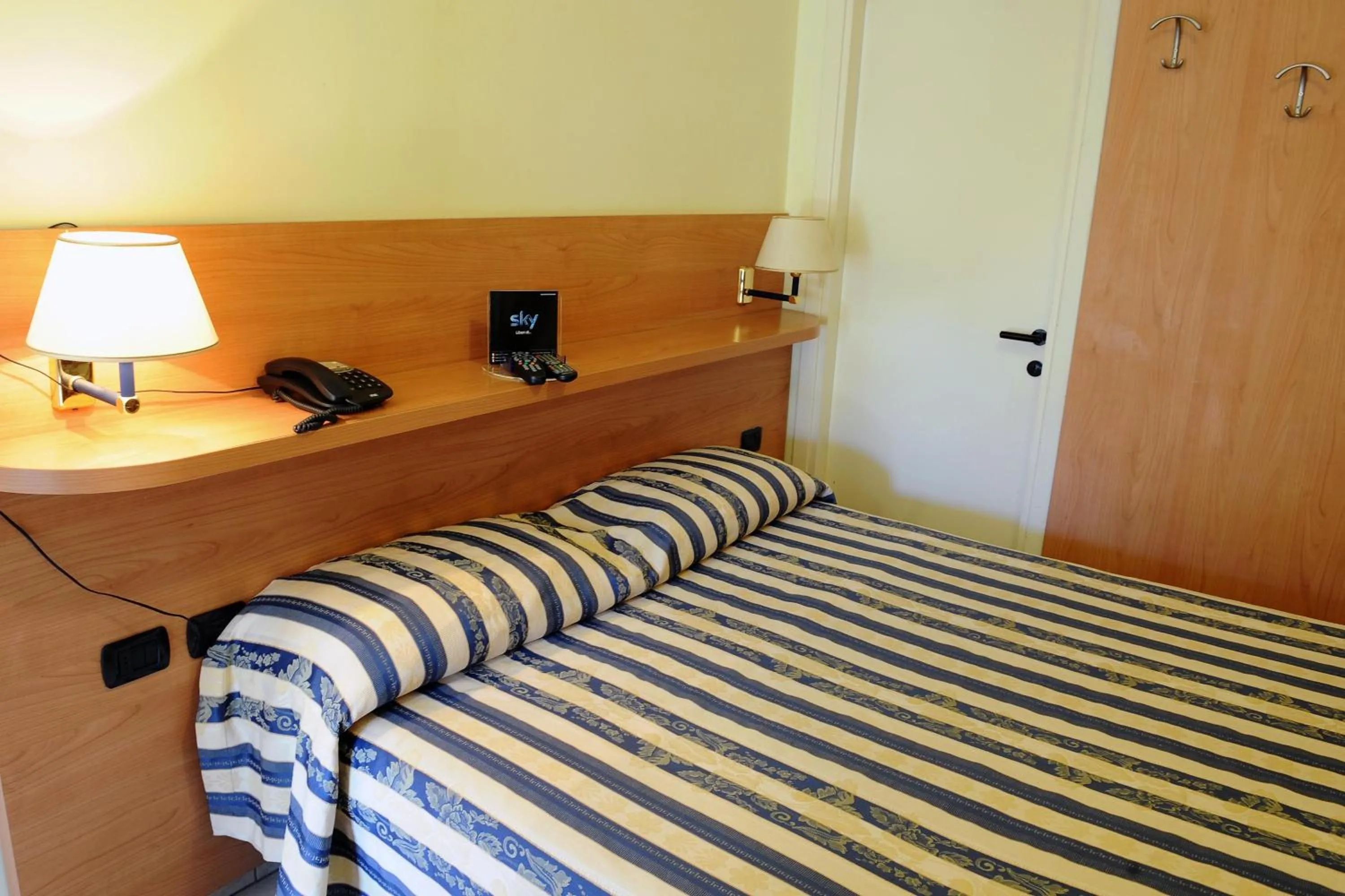 Bed in Albergo Villa Marina