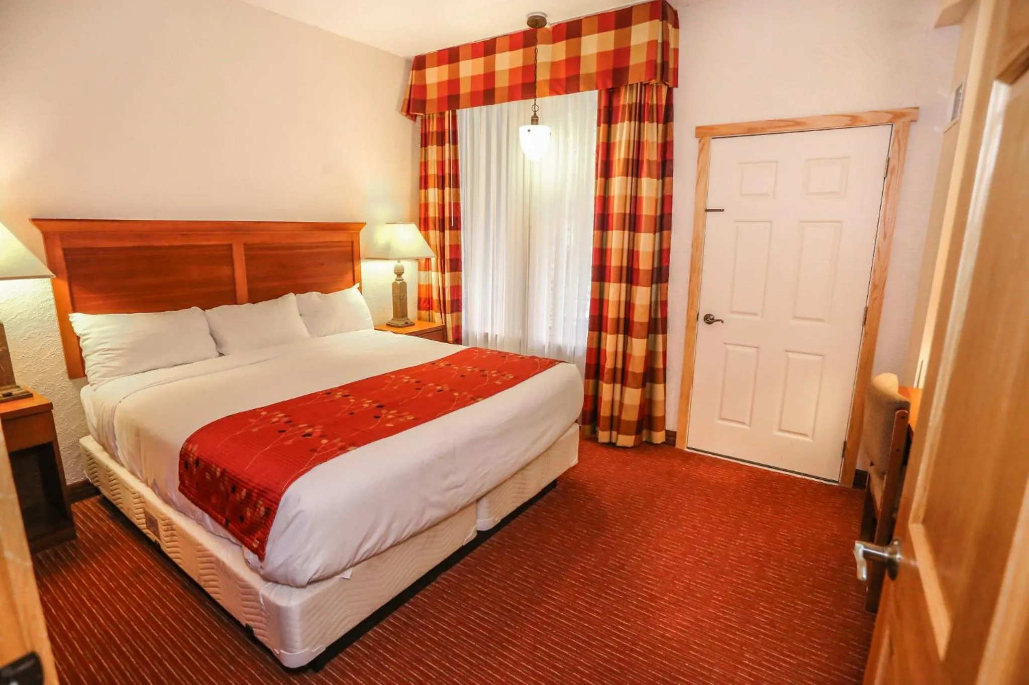 Photo of the whole room, Bed in Slopeside Hotel by Seven Springs Resort