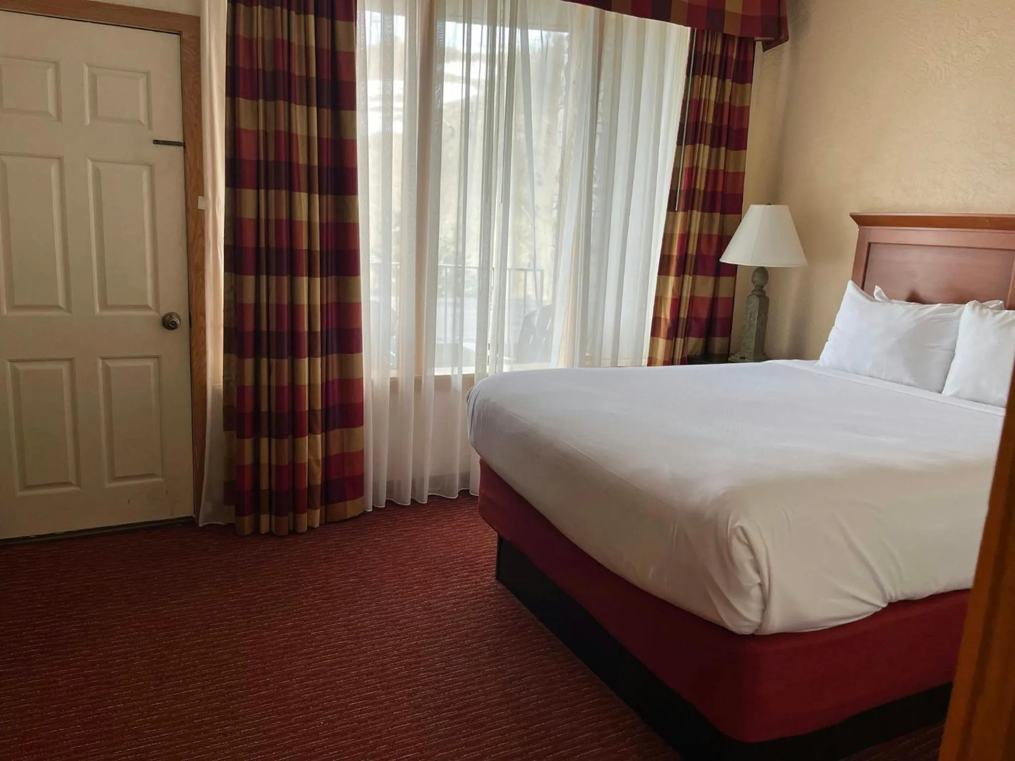 Bedroom, Bed in Slopeside Hotel, A Vail Resorts Property