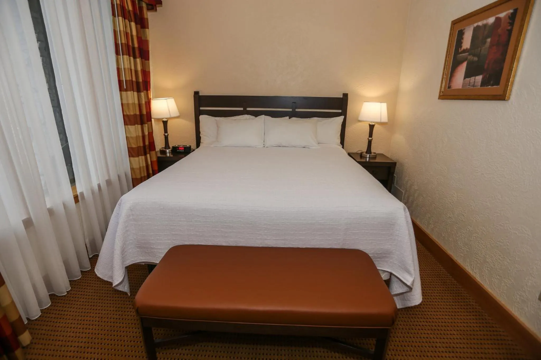 Bedroom, Bed in Slopeside Hotel by Seven Springs Resort