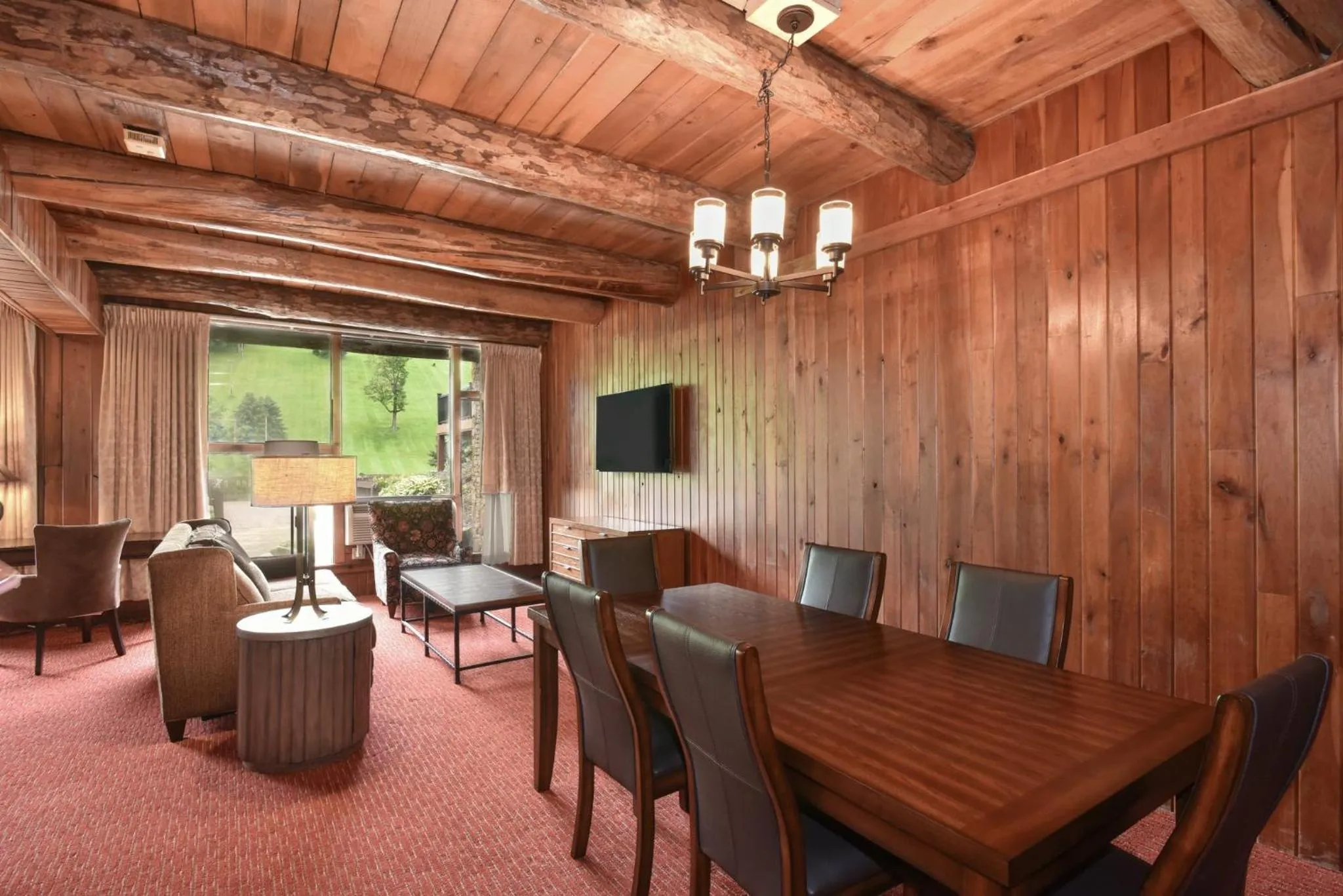 Photo of the whole room in Slopeside Hotel by Seven Springs Resort