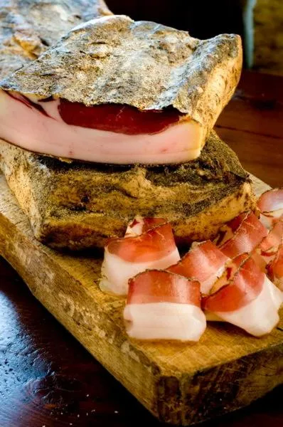 Food and drinks in La Tavola Dei Cavalieri