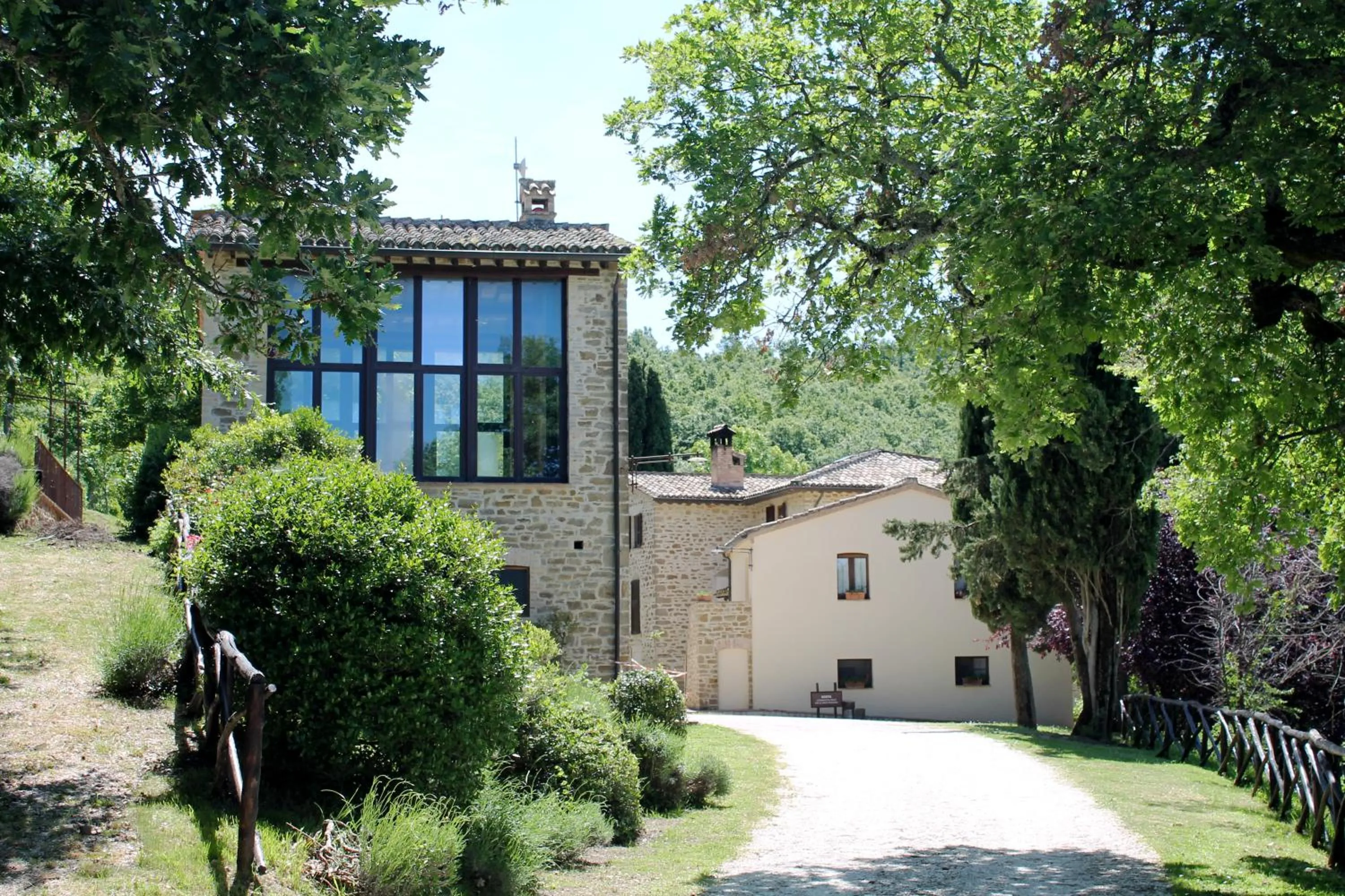 Property building in La Tavola Dei Cavalieri