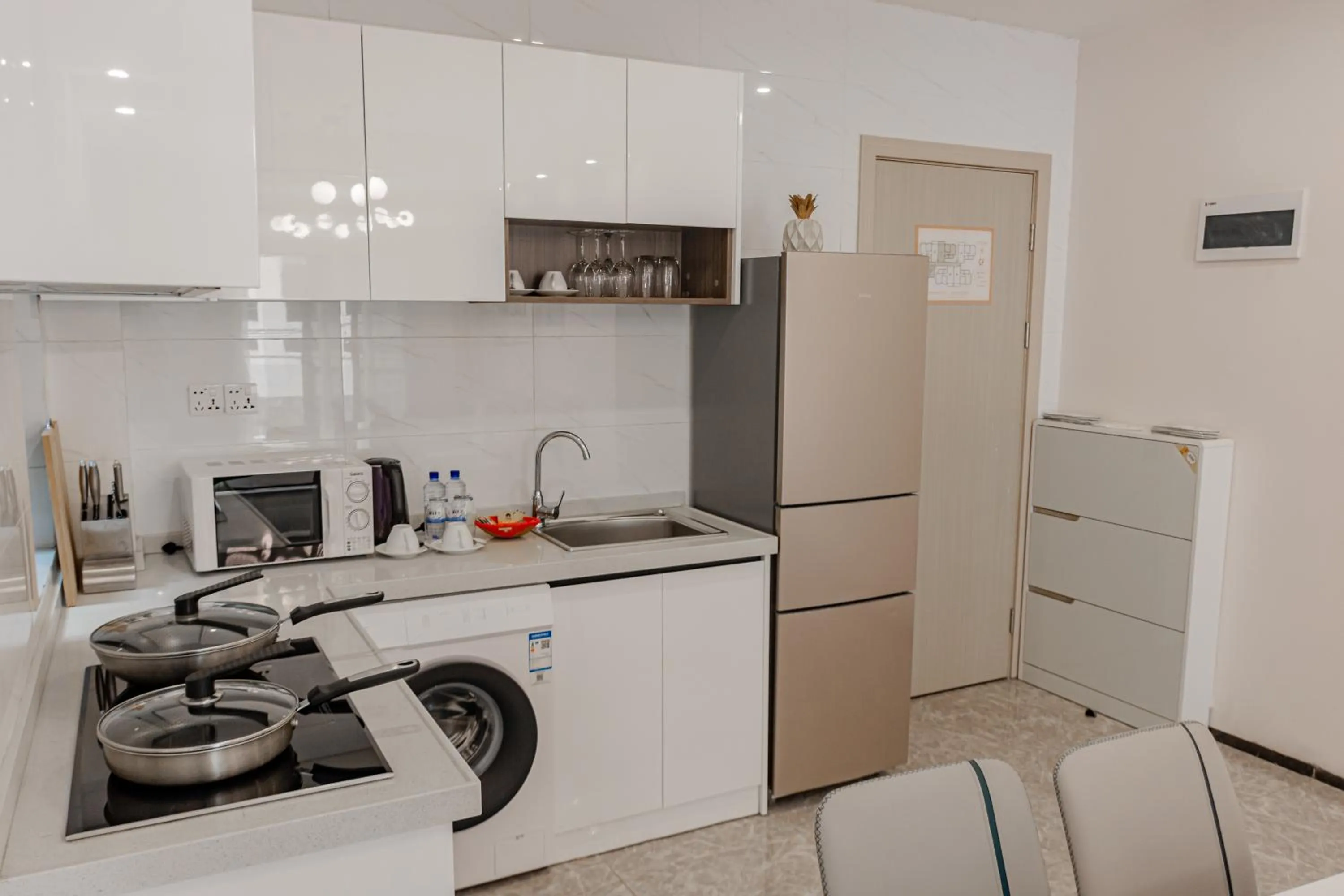 kitchen in Elizabeth Golf Apartment by Link