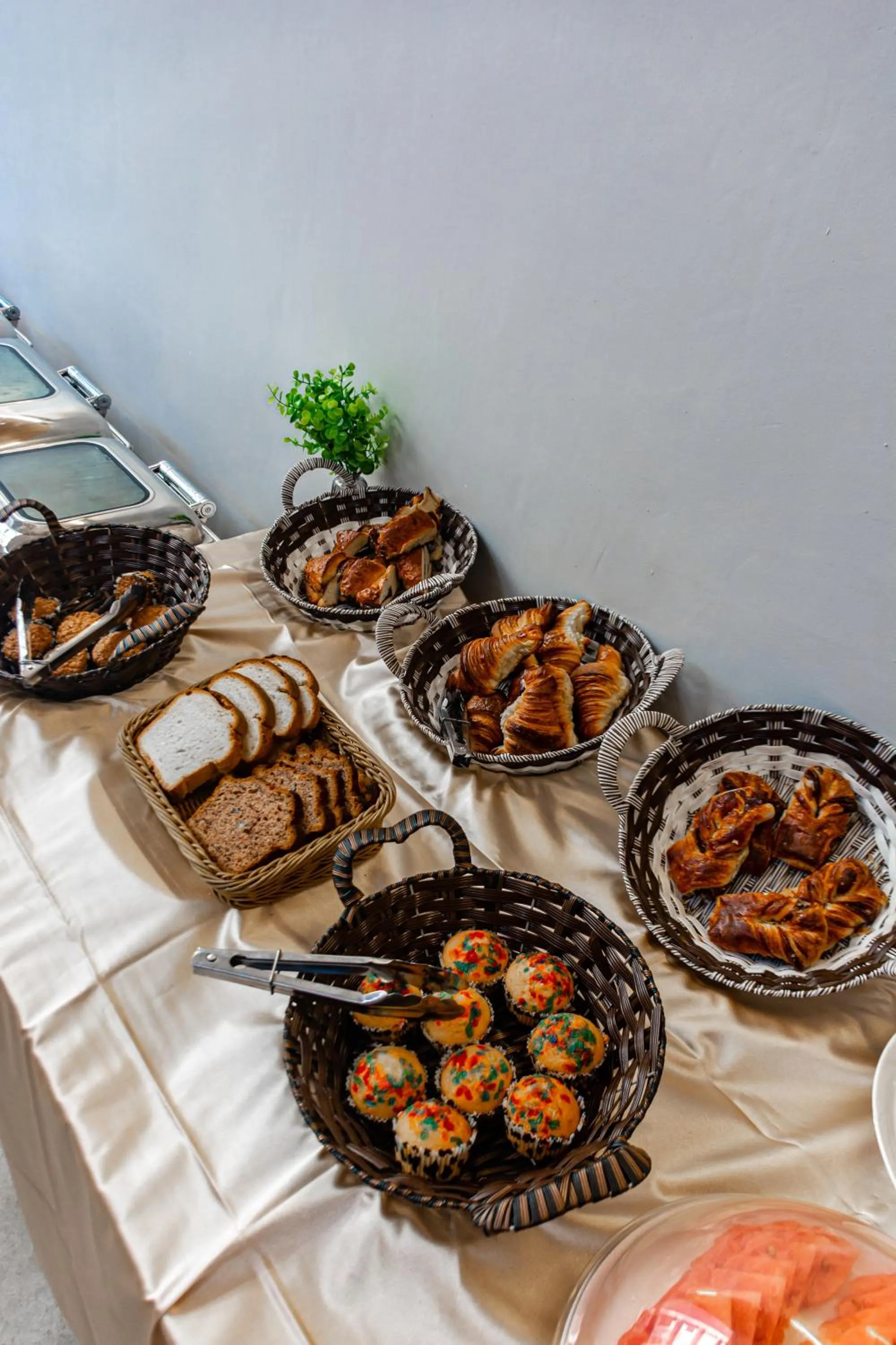 Breakfast in Elizabeth Golf Apartment by Link