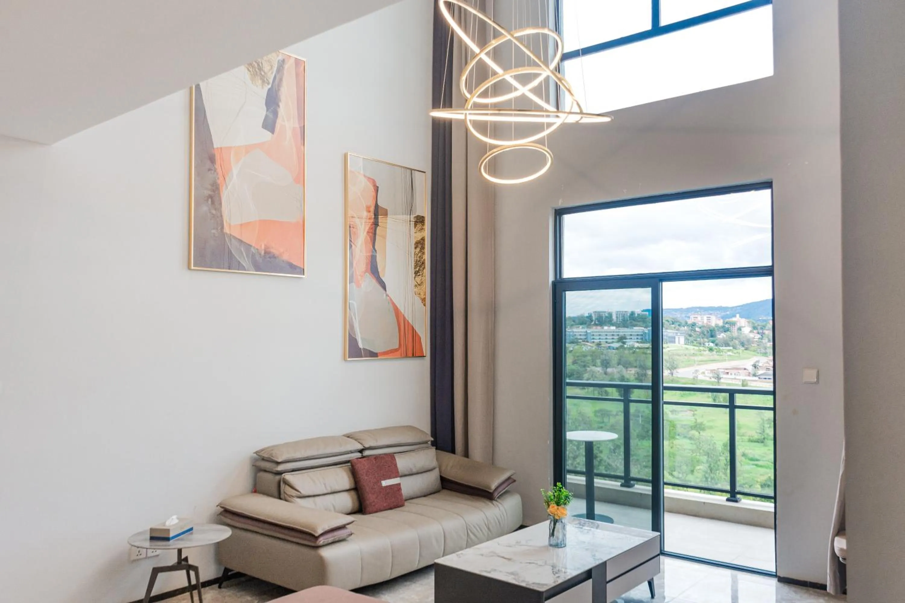 Living room in Elizabeth Golf Apartment by Link