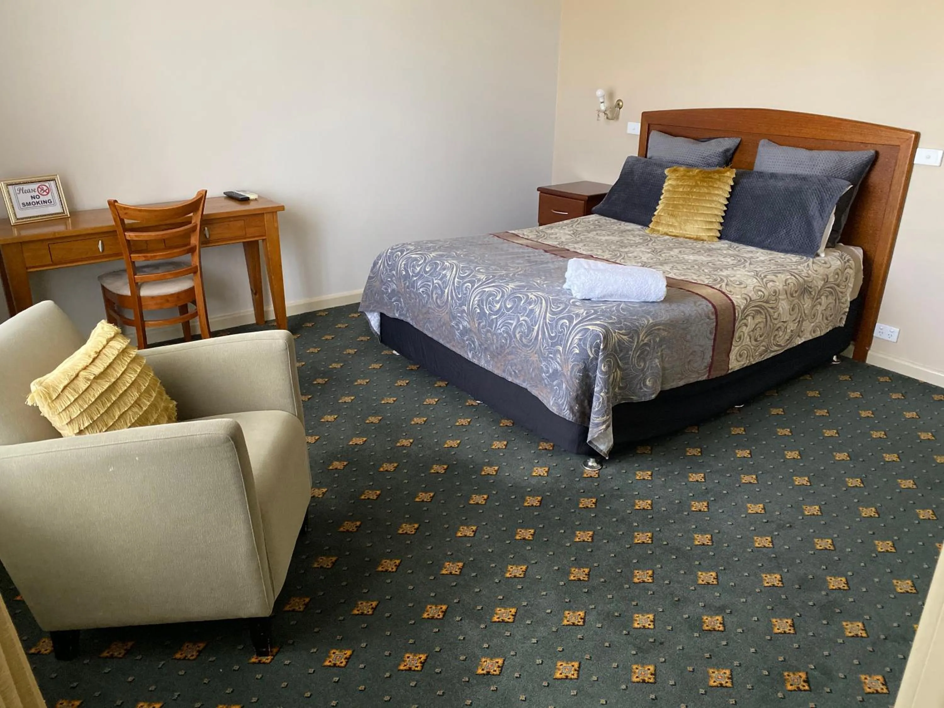 Bed in 503 On Princes Drive Motel