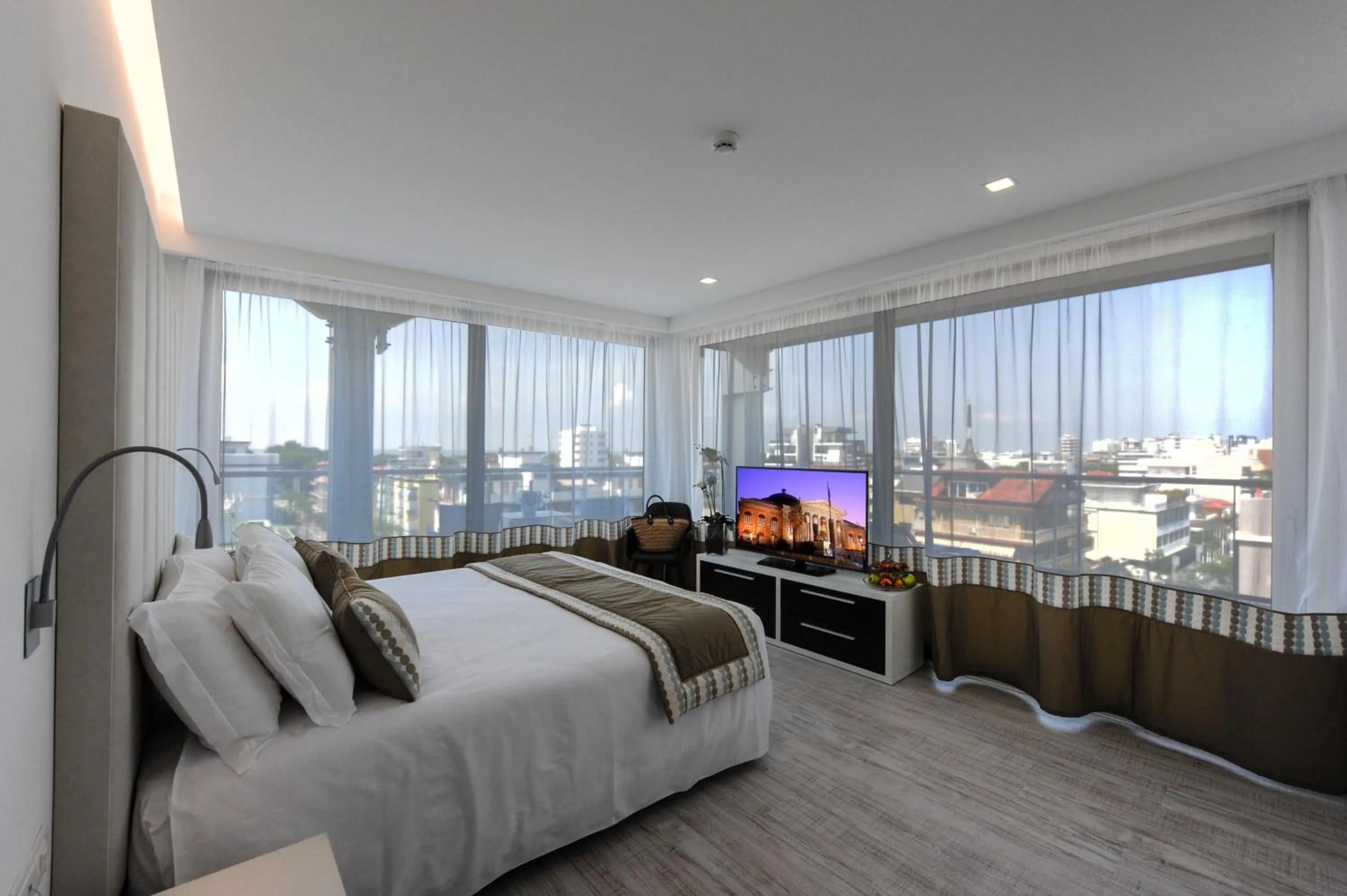 Photo of the whole room, Bed in Bellini Relais