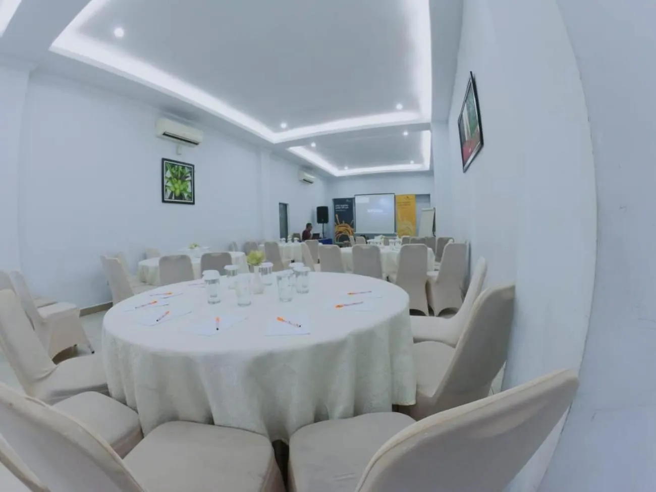 Business facilities in Anaya Hotel and Ballroom