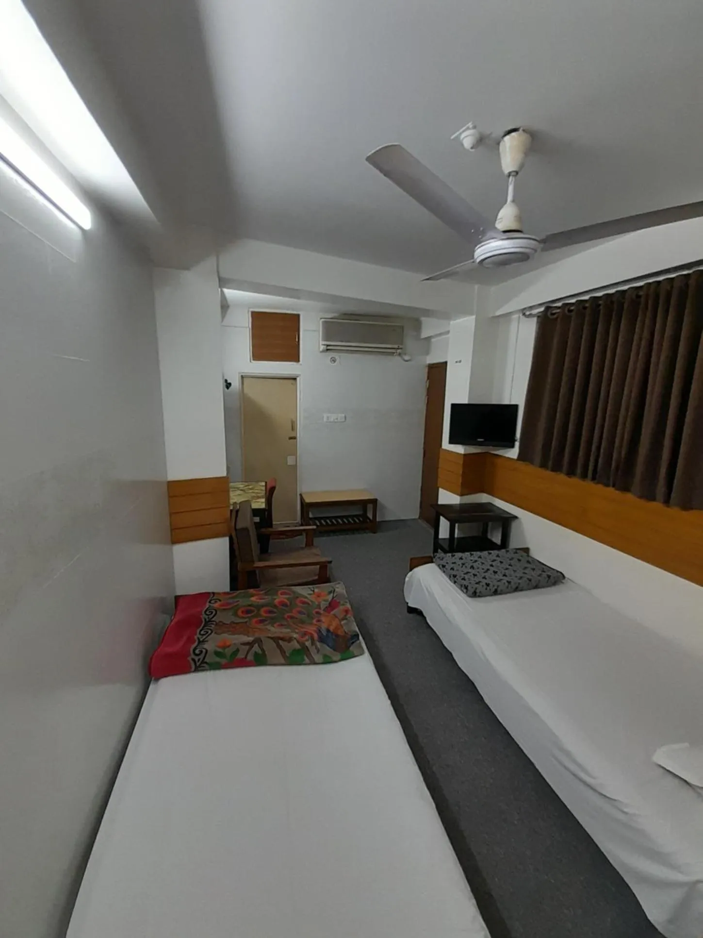 Bedroom, Bed in Hotel Shahin residential