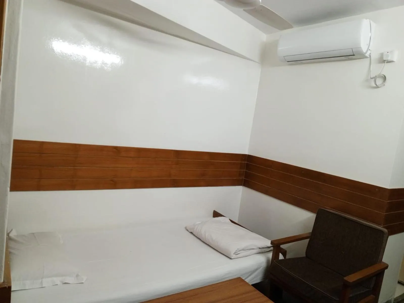 Bed in Hotel Shahin residential