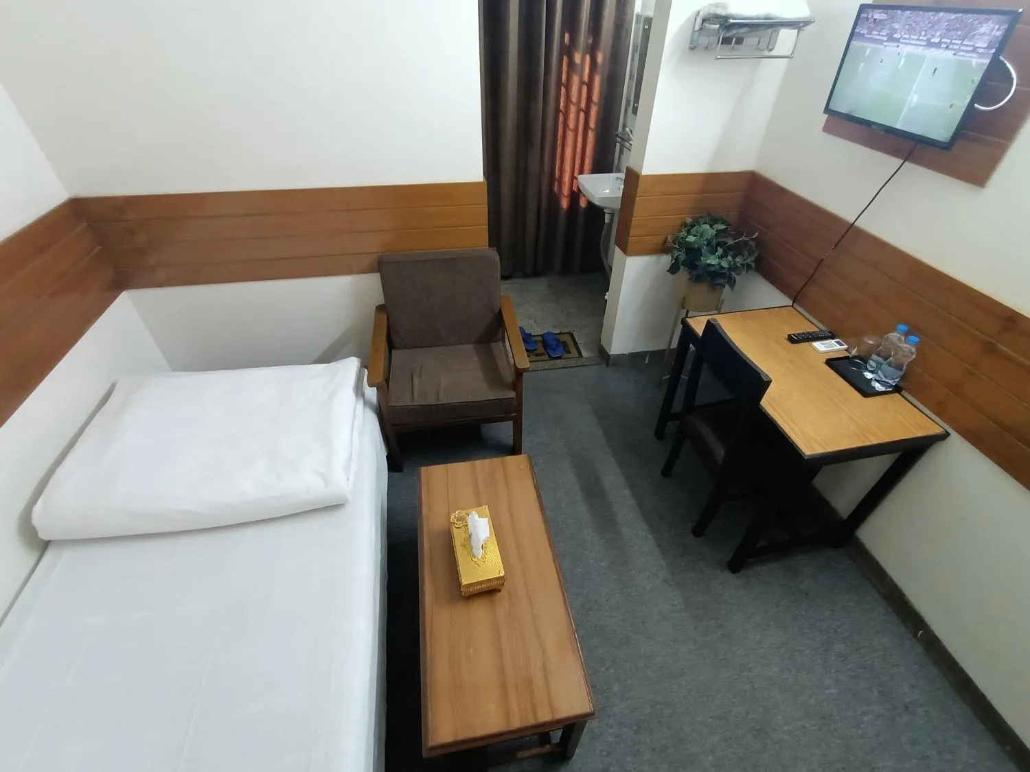 Bed in Hotel Shahin residential