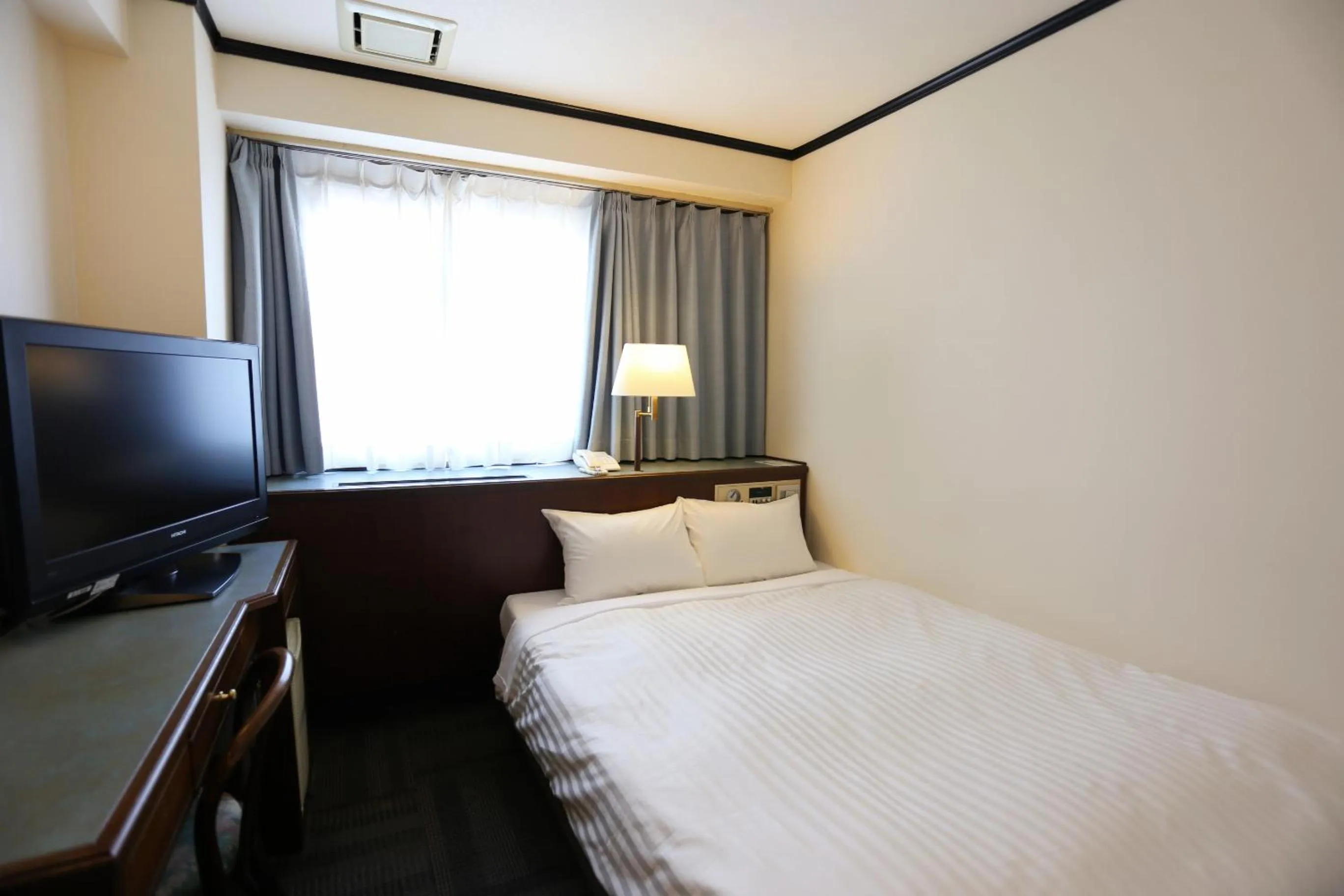 Photo of the whole room, Bed in Hotel Castle Inn Suzuka