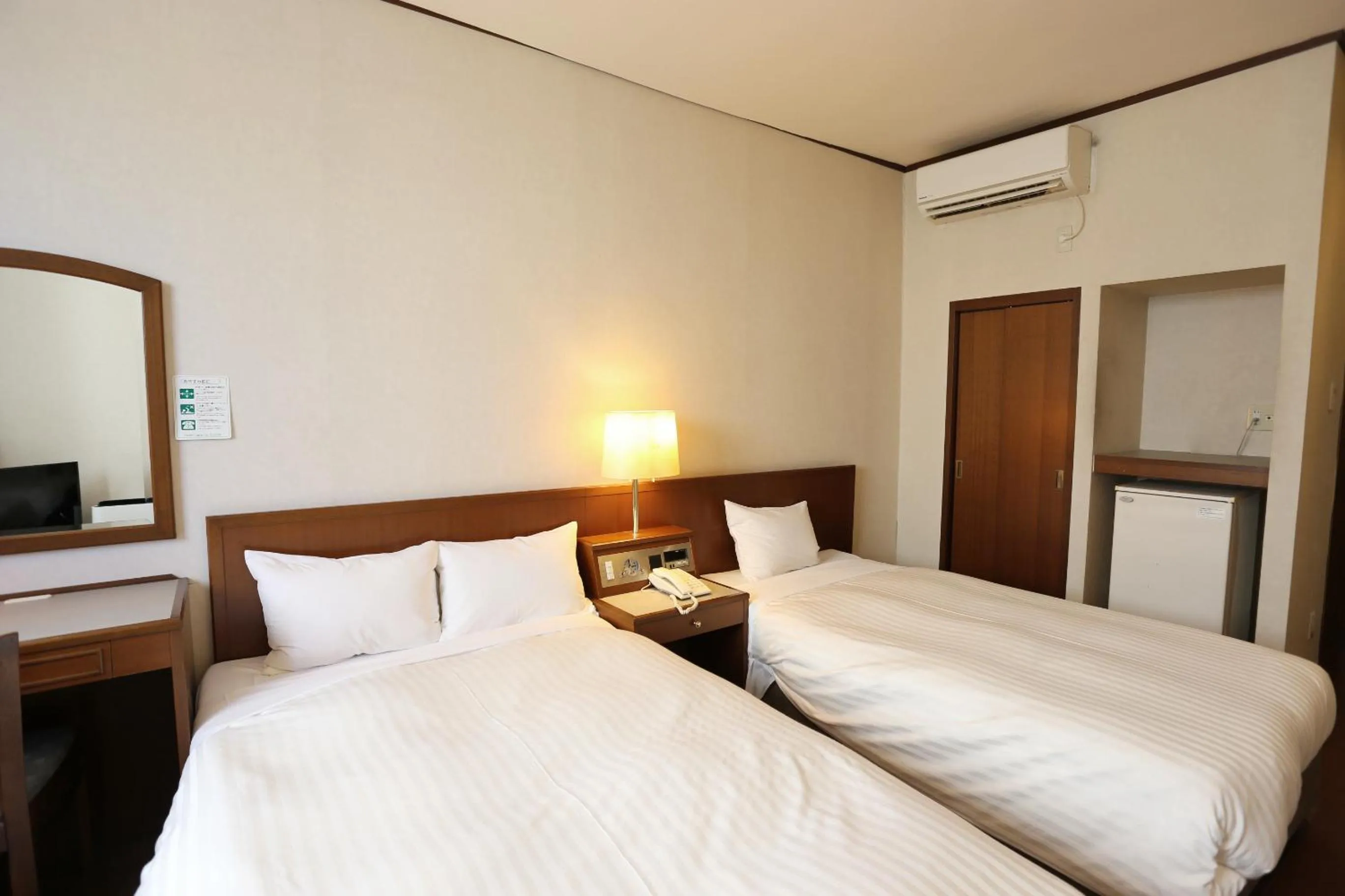 Photo of the whole room, Bed in Hotel Castle Inn Suzuka