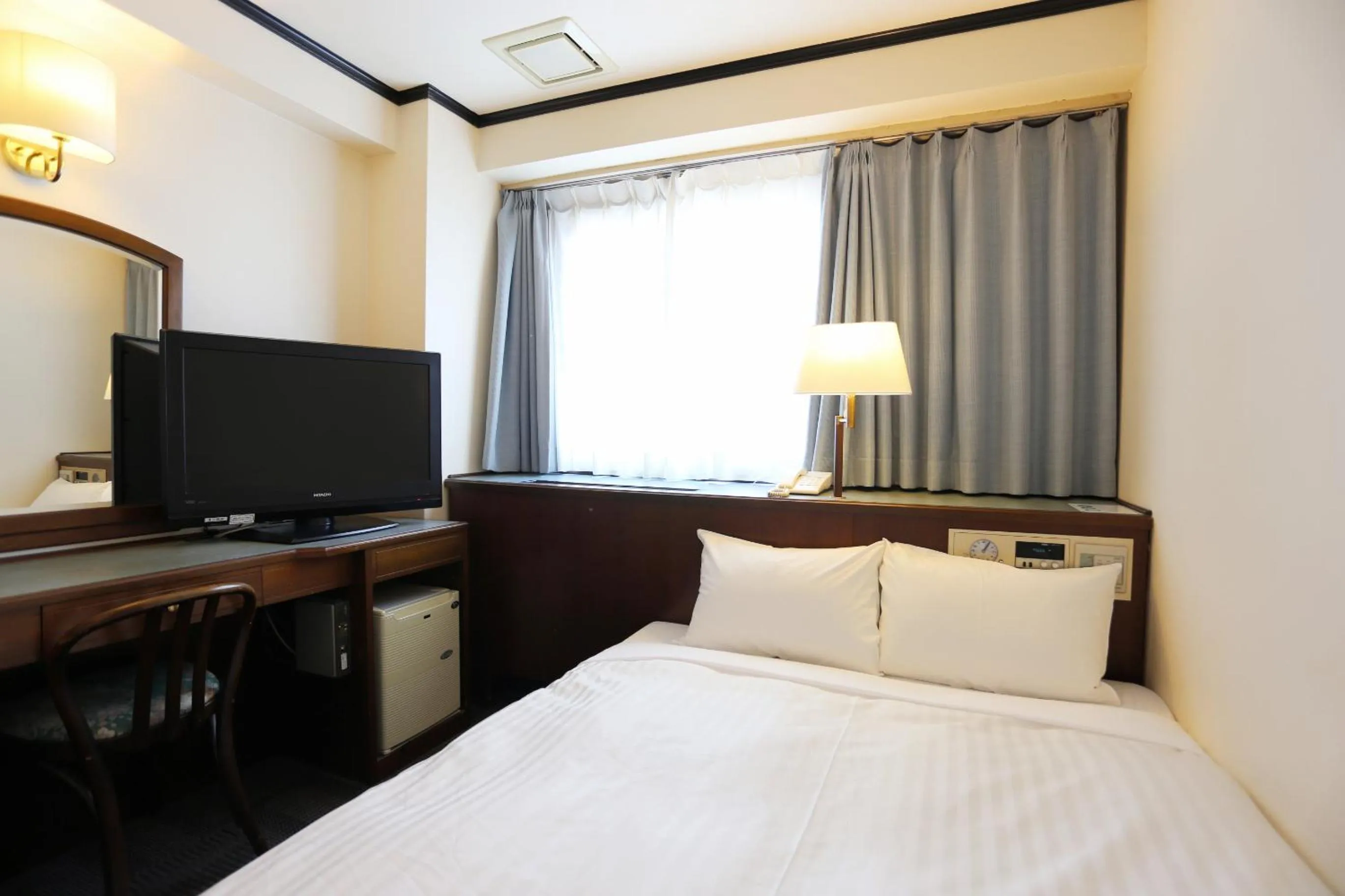 Photo of the whole room, Bed in Hotel Castle Inn Suzuka