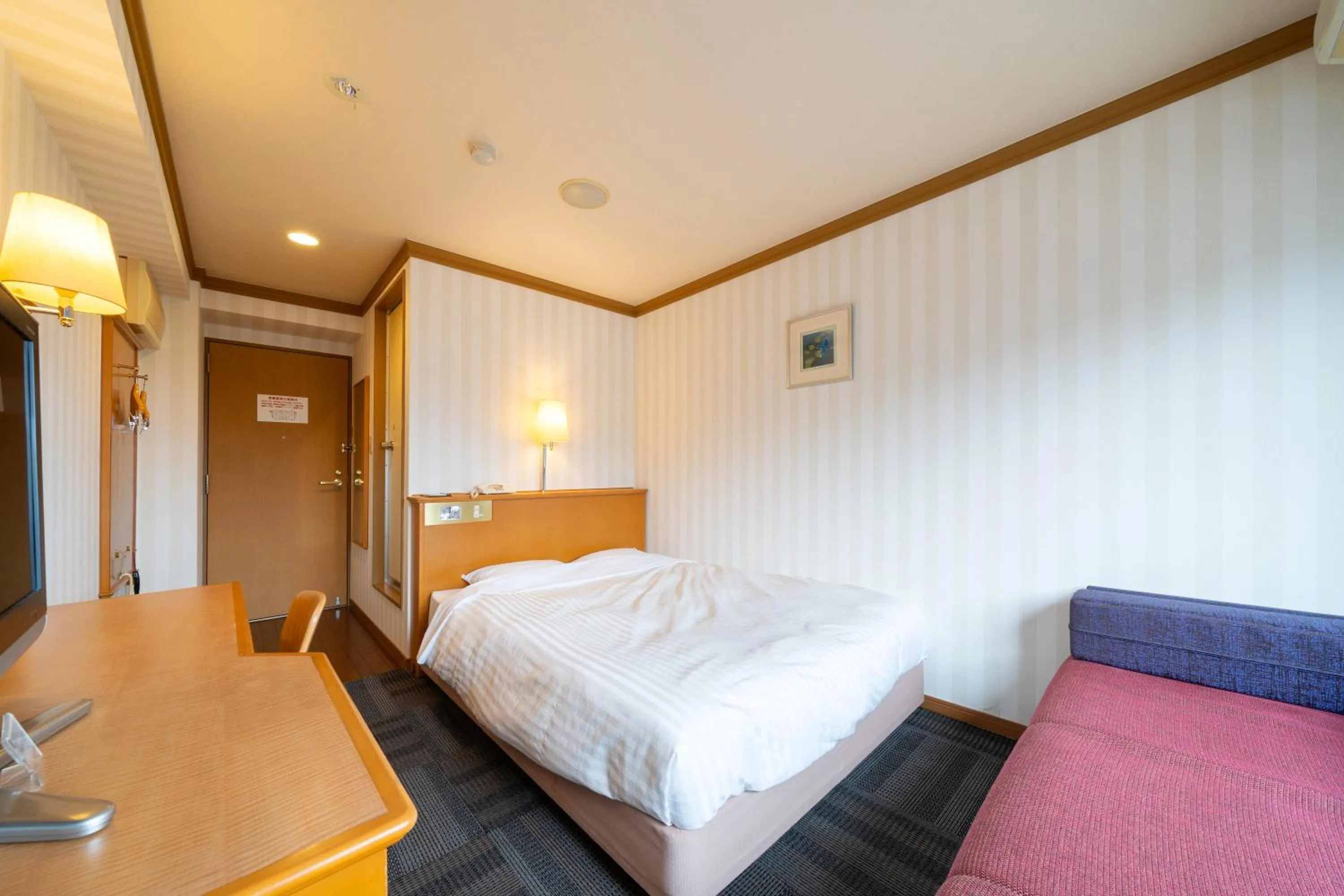 Photo of the whole room, Bed in Hotel Castle Inn Ise Meotoiwa