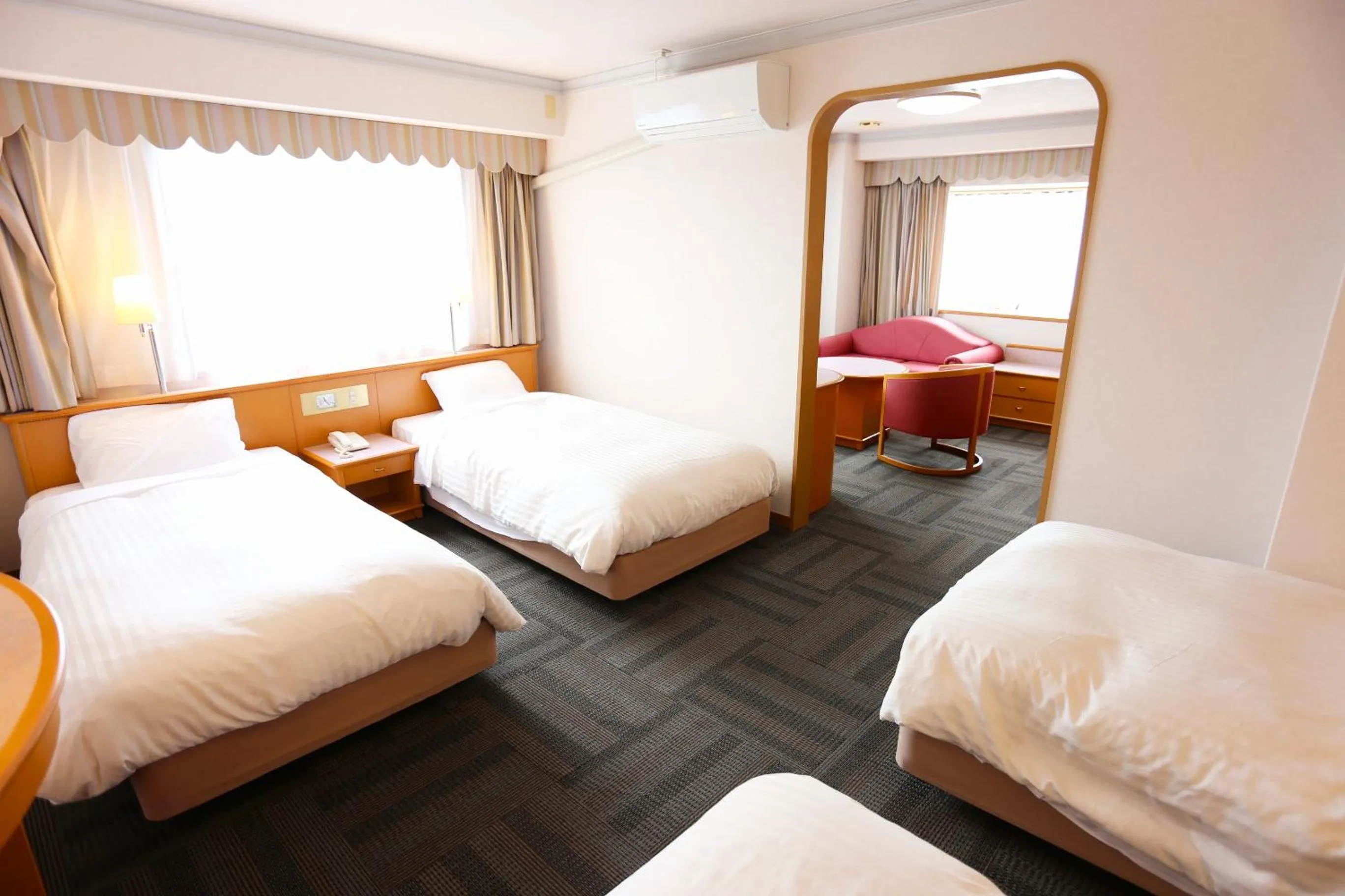 Photo of the whole room, Bed in Hotel Castle Inn Ise Meotoiwa