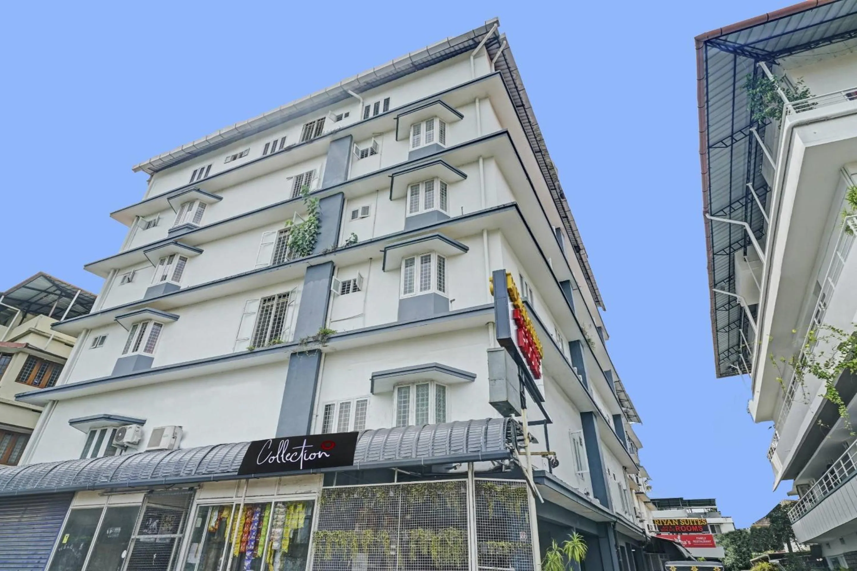 Facade/entrance in Capital O Rayan Plaza