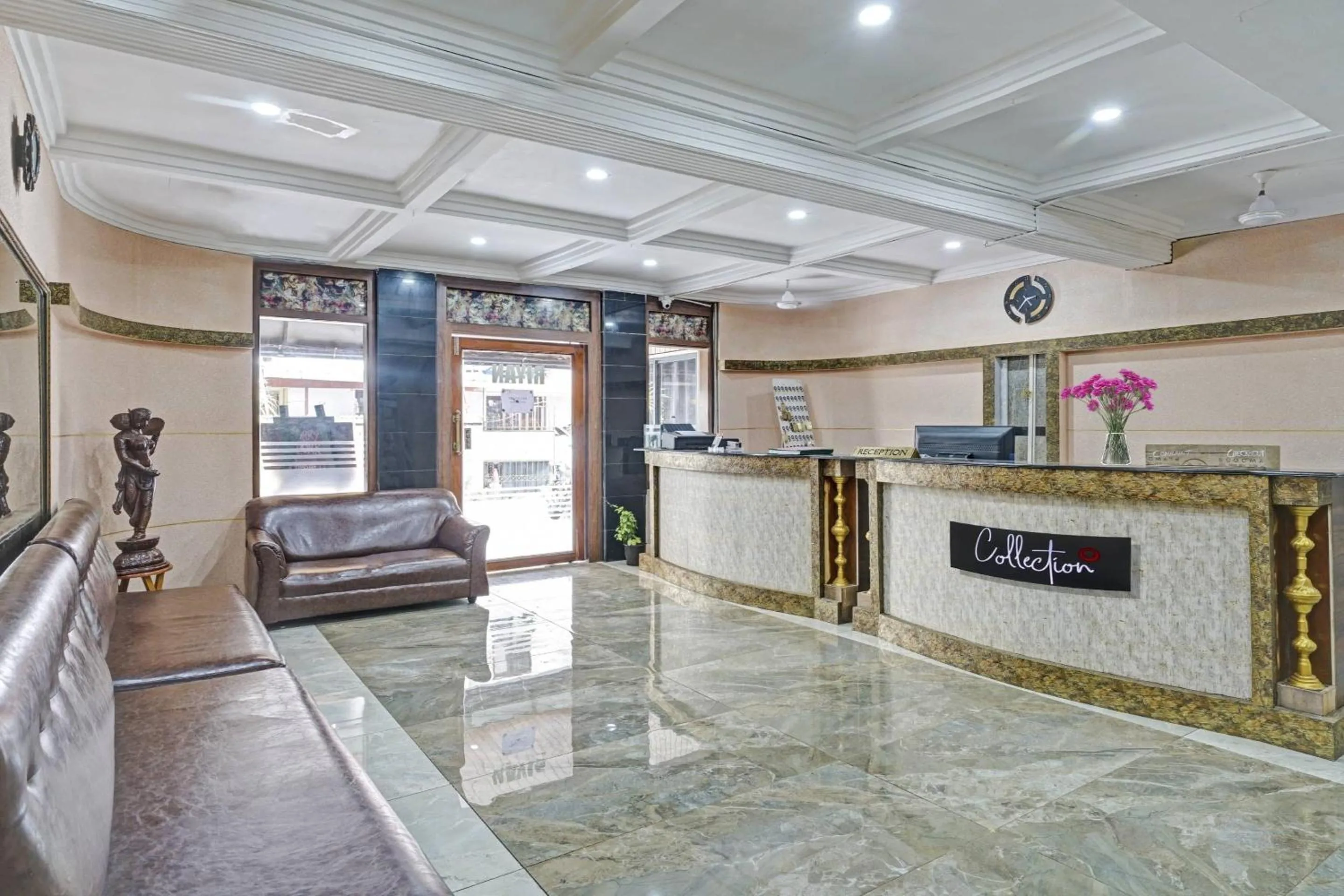 Lobby or reception in Capital O Rayan Plaza