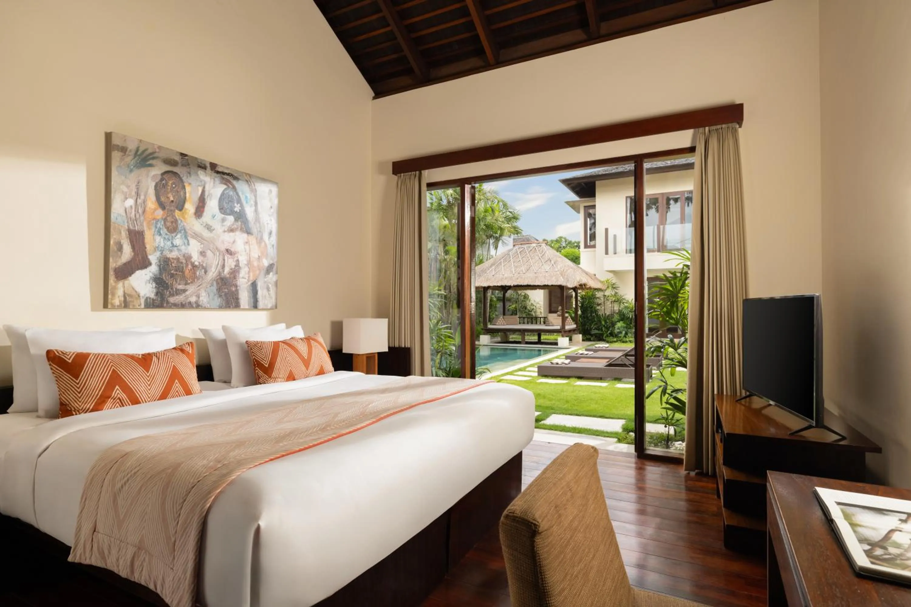 Bed in The Suar Seminyak by Nakula