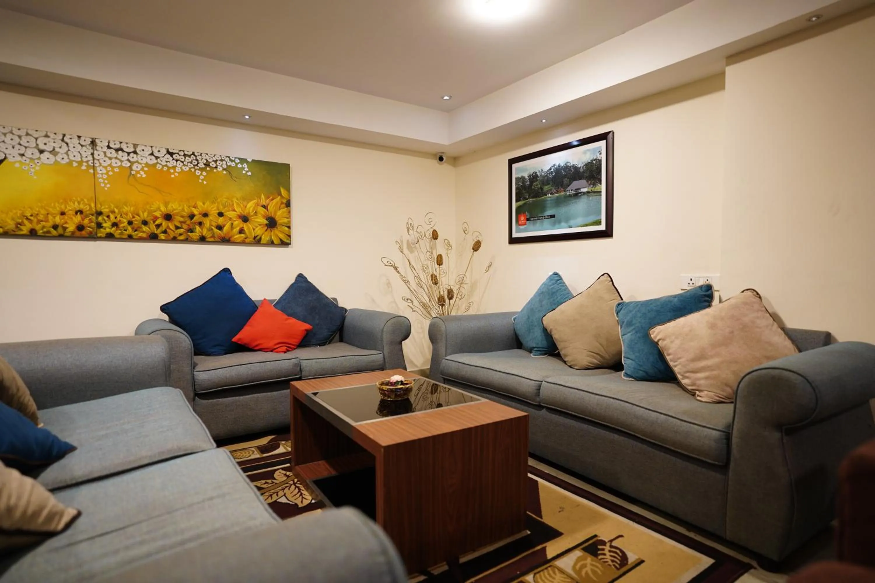 Living room in Emarald Hotel Calicut