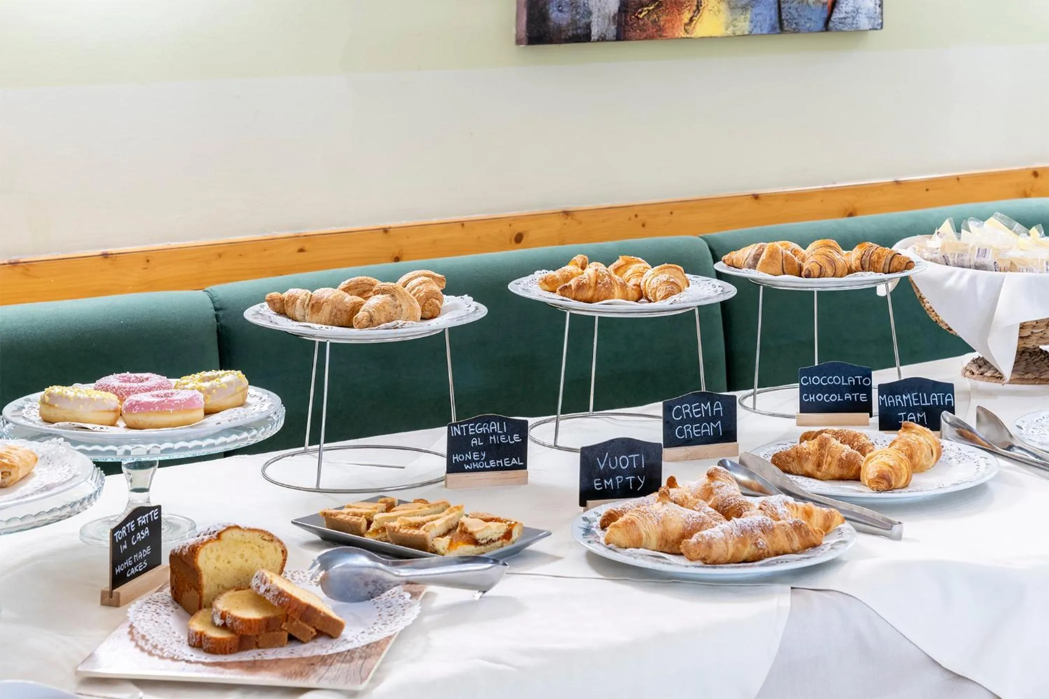 Breakfast in Hotel Relais Orsingher