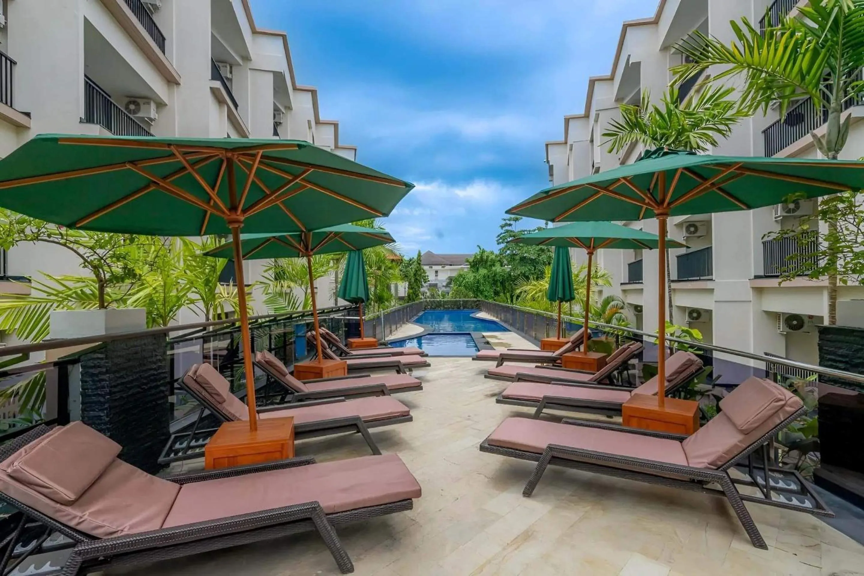 Swimming pool in Cross Vibe Paasha Atelier Bali Kuta