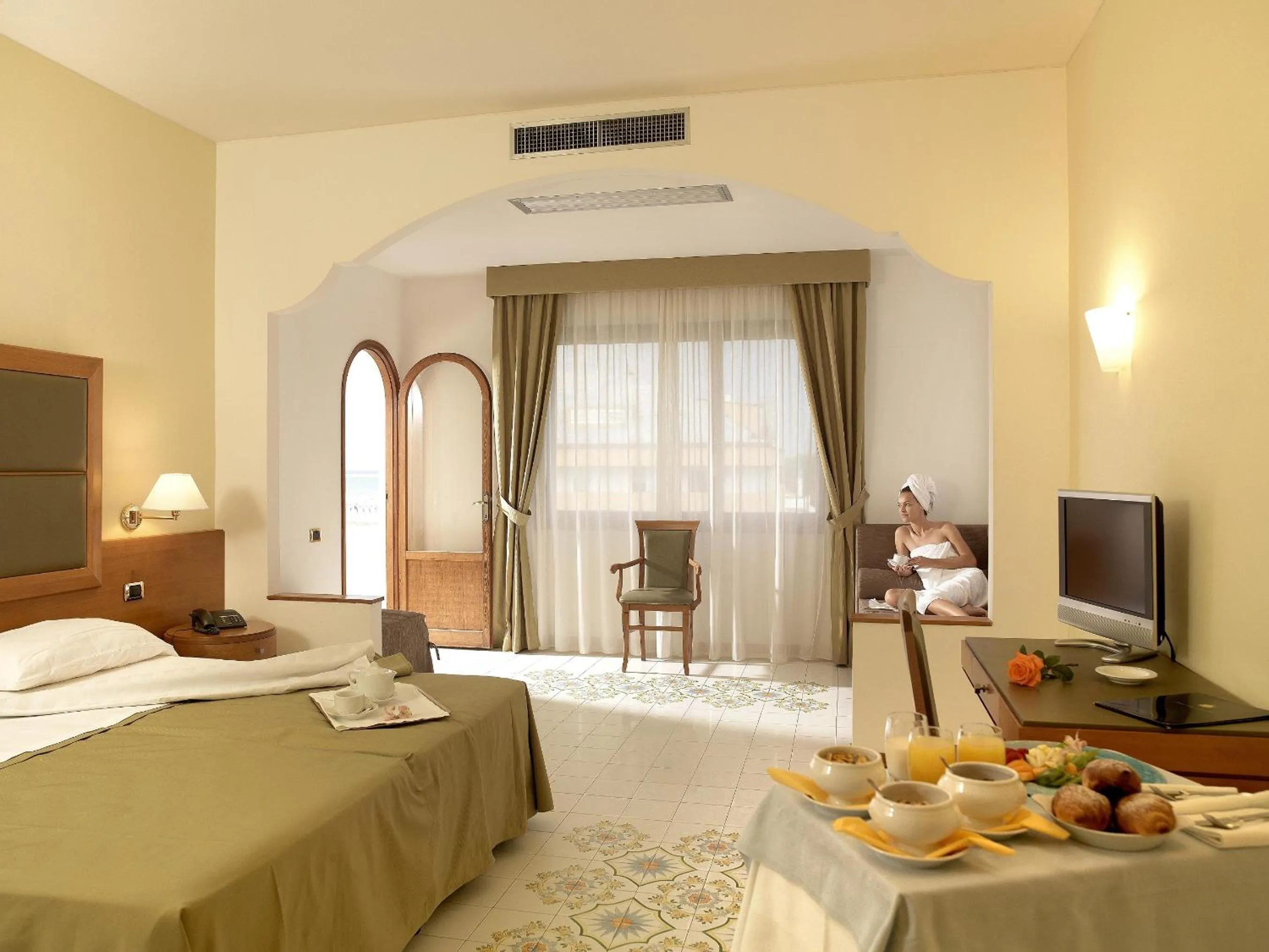 Food and drinks, Bed in Grand Hotel Don Juan