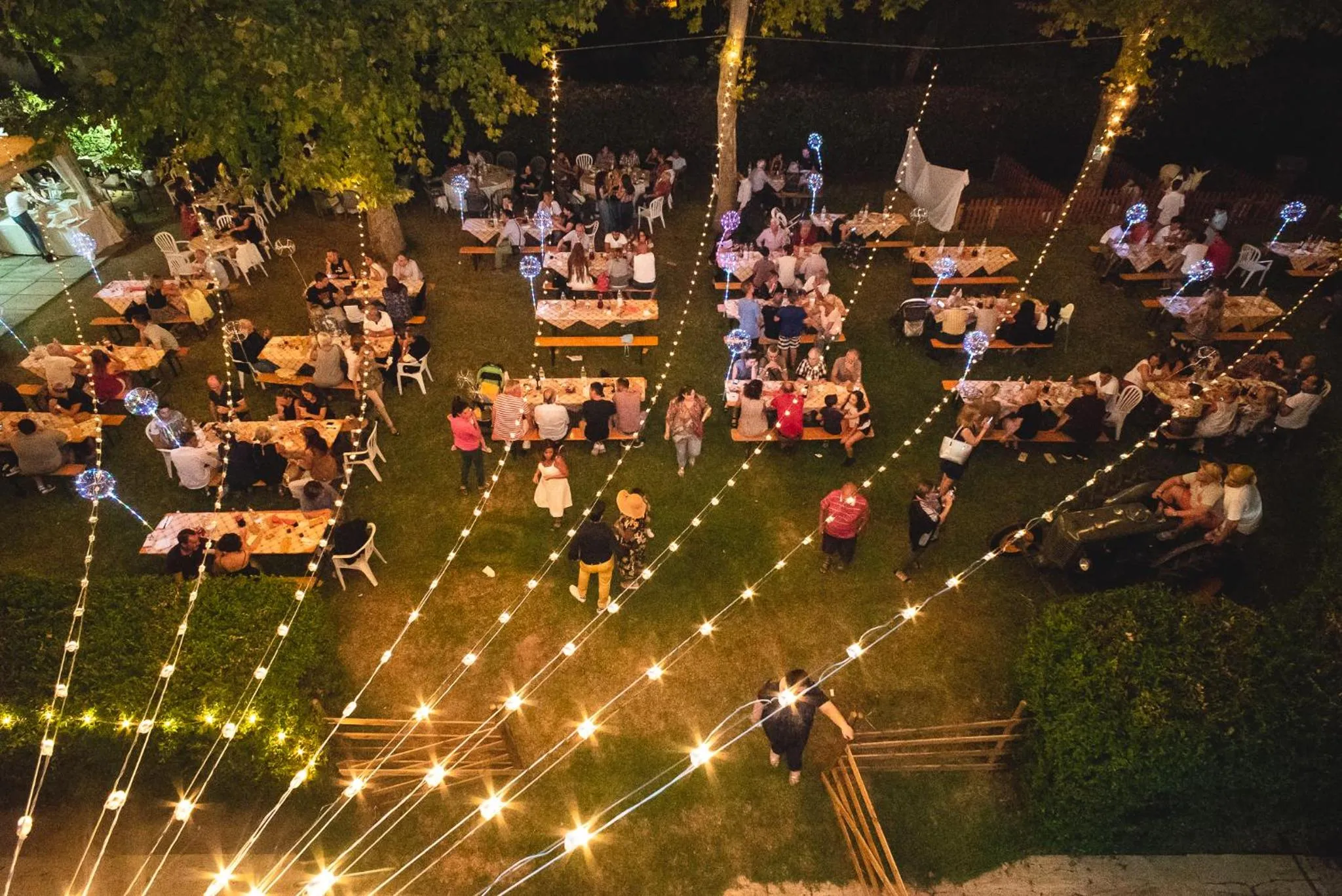 People in Grand Hotel Don Juan