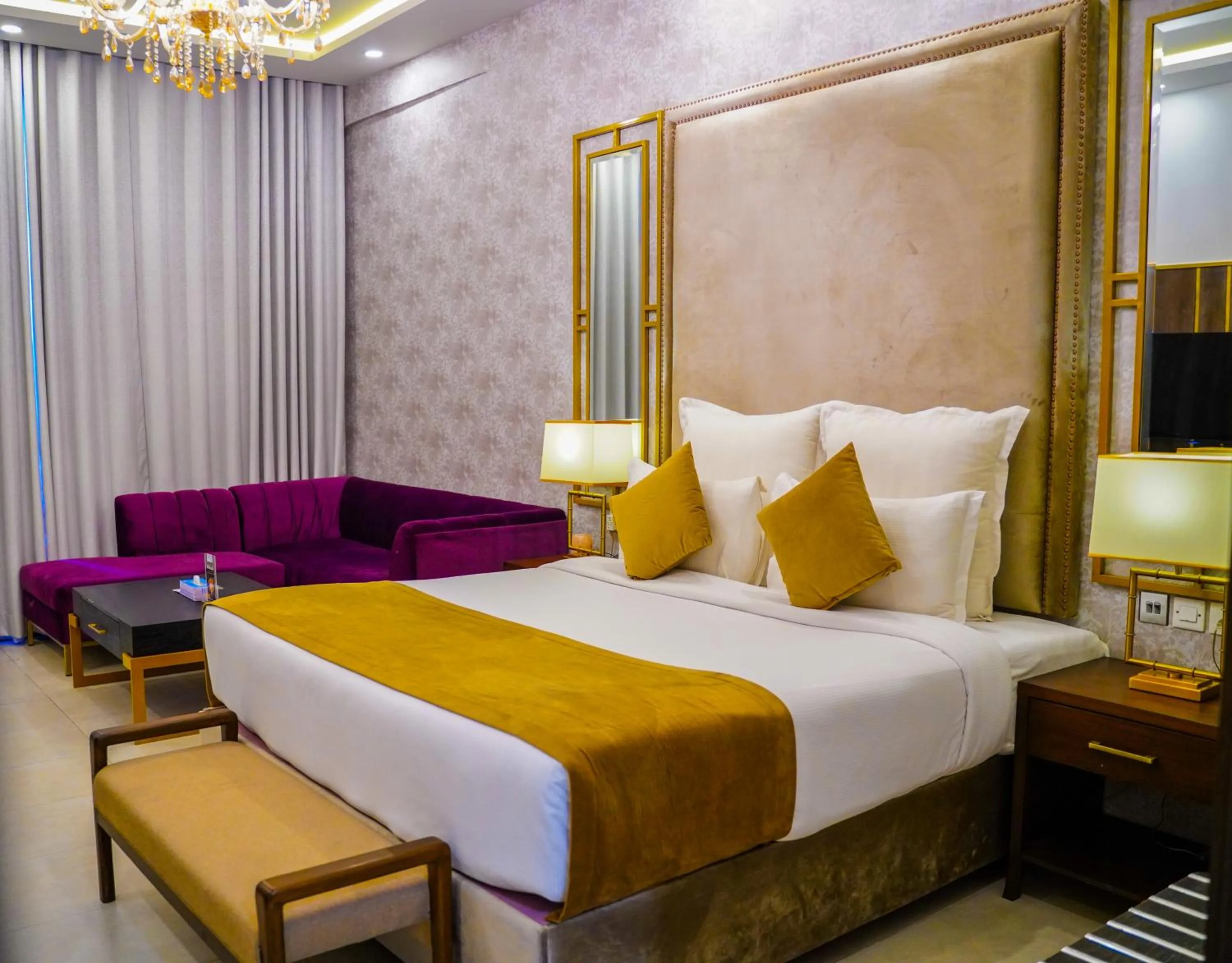 Bed in IFQ Hotel & Resort Islamabad