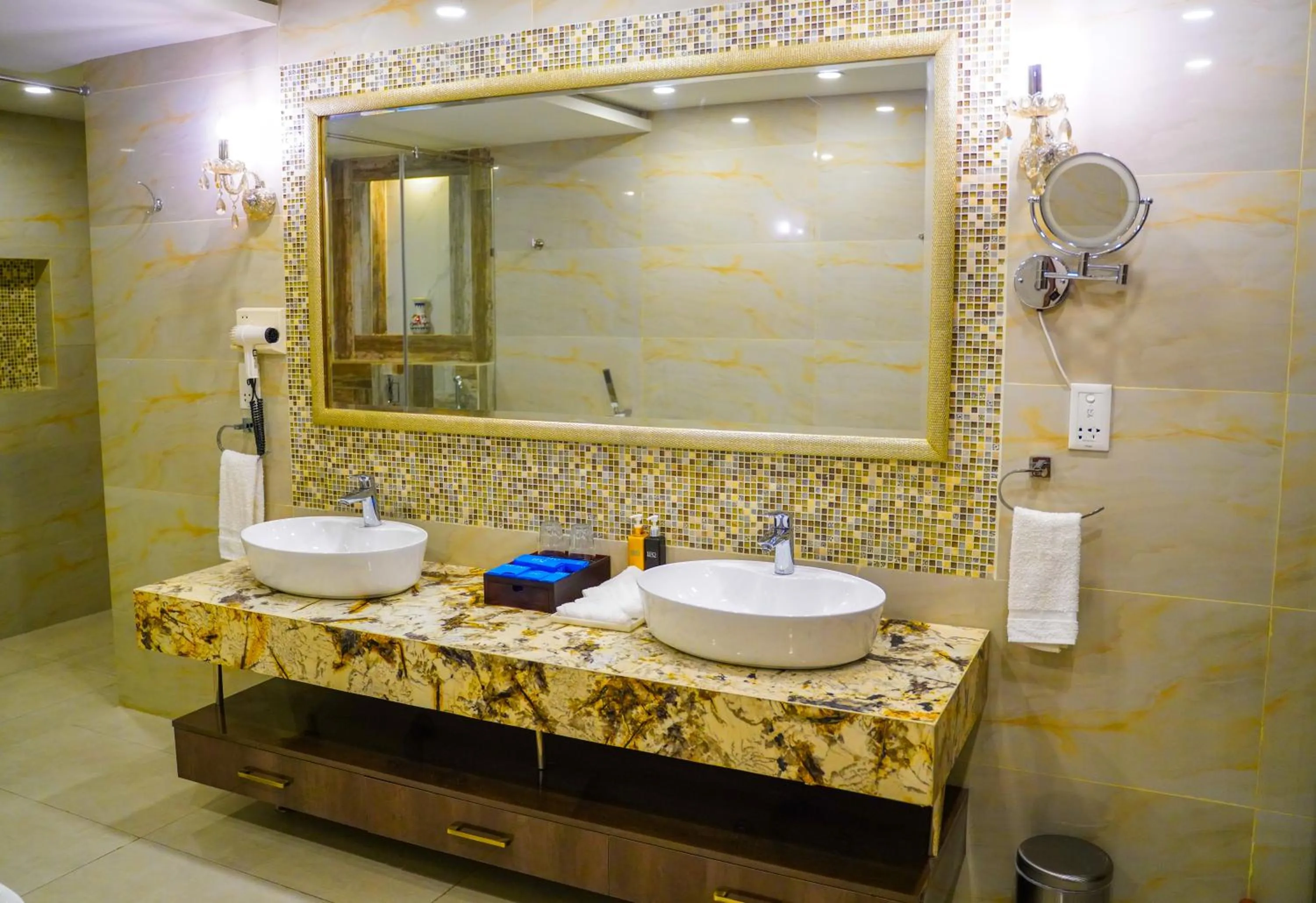 Bathroom in IFQ Hotel & Resort Islamabad