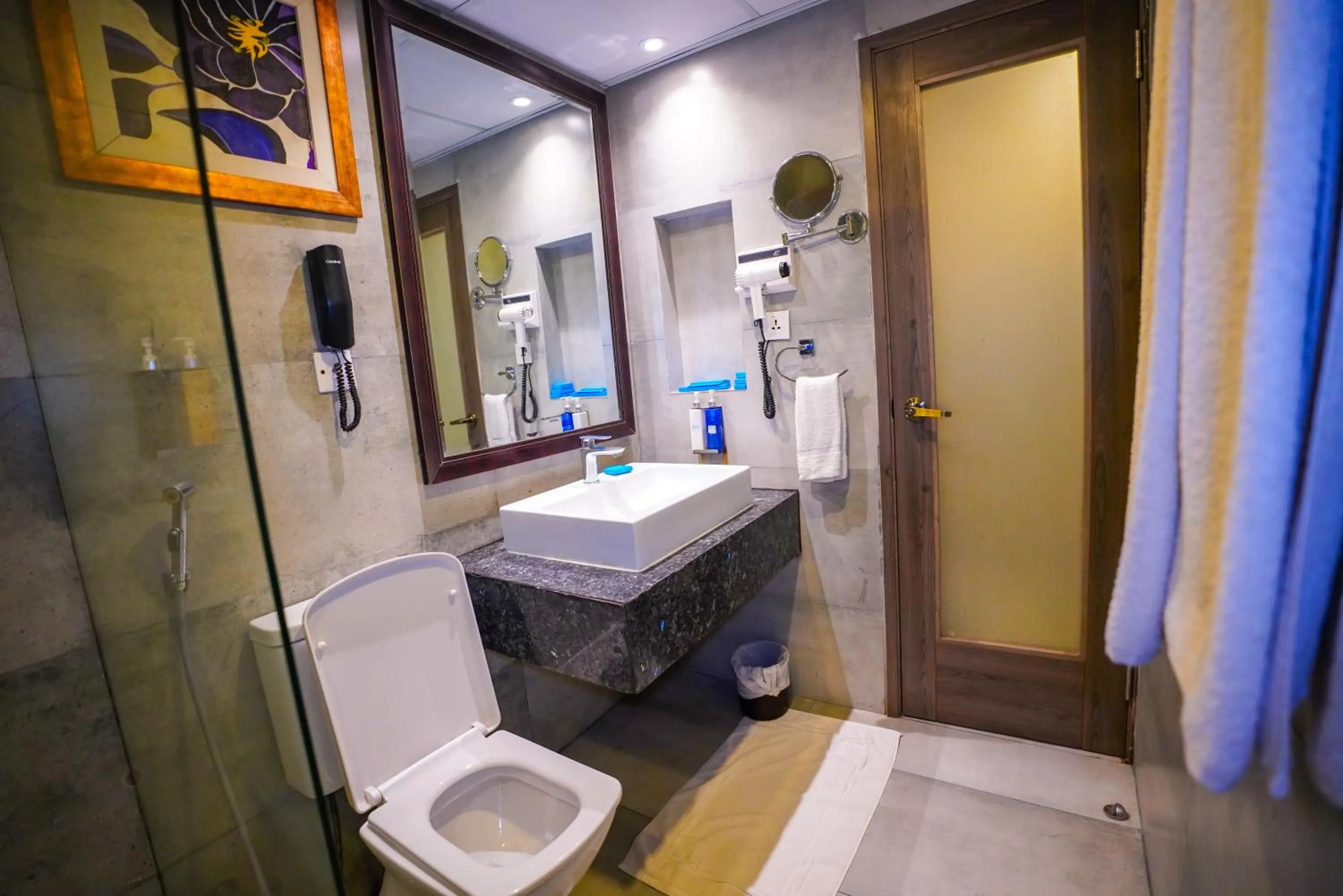 Shower in IFQ Hotel & Resort Islamabad