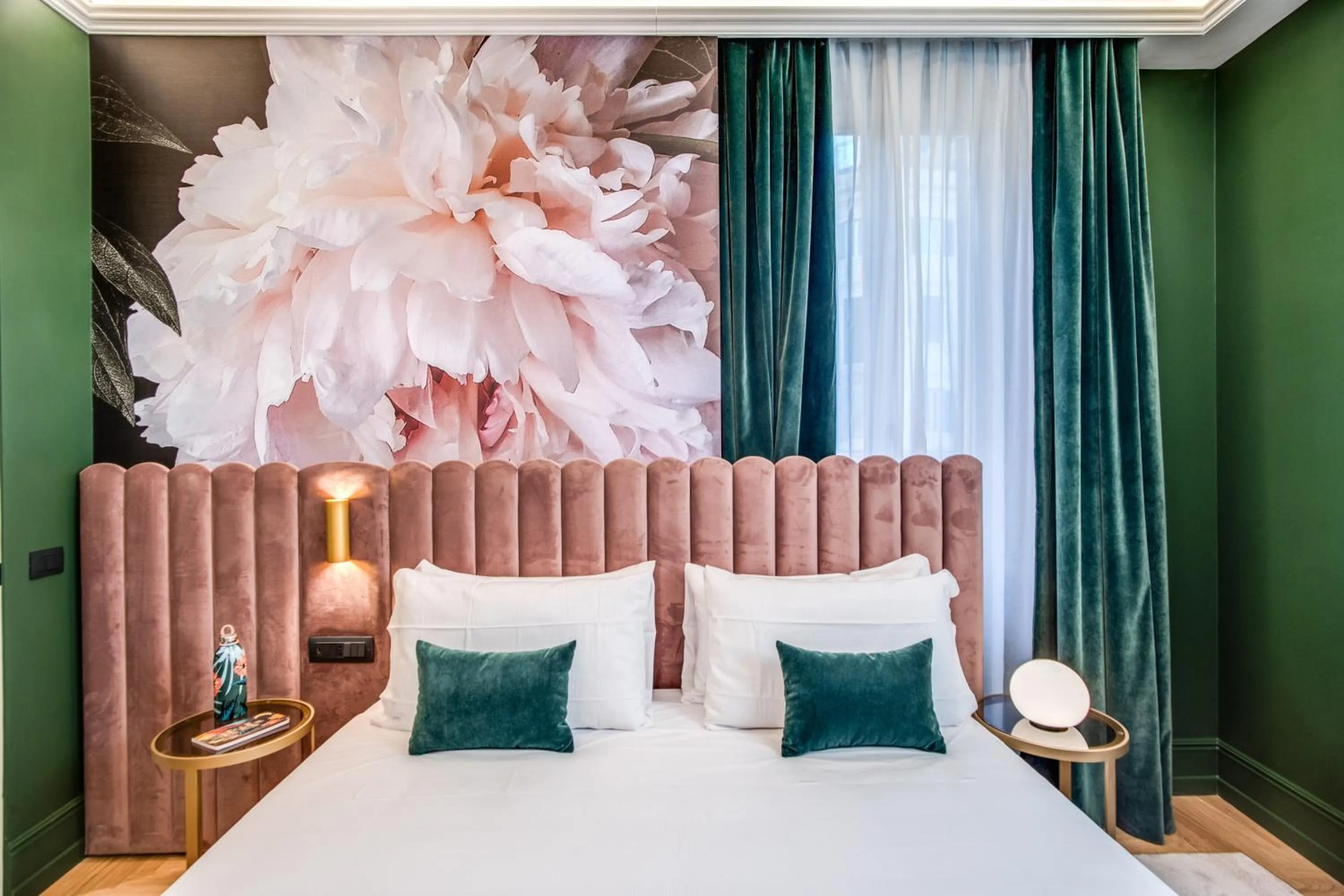 Decorative detail, Bed in Palazzetto Trevi