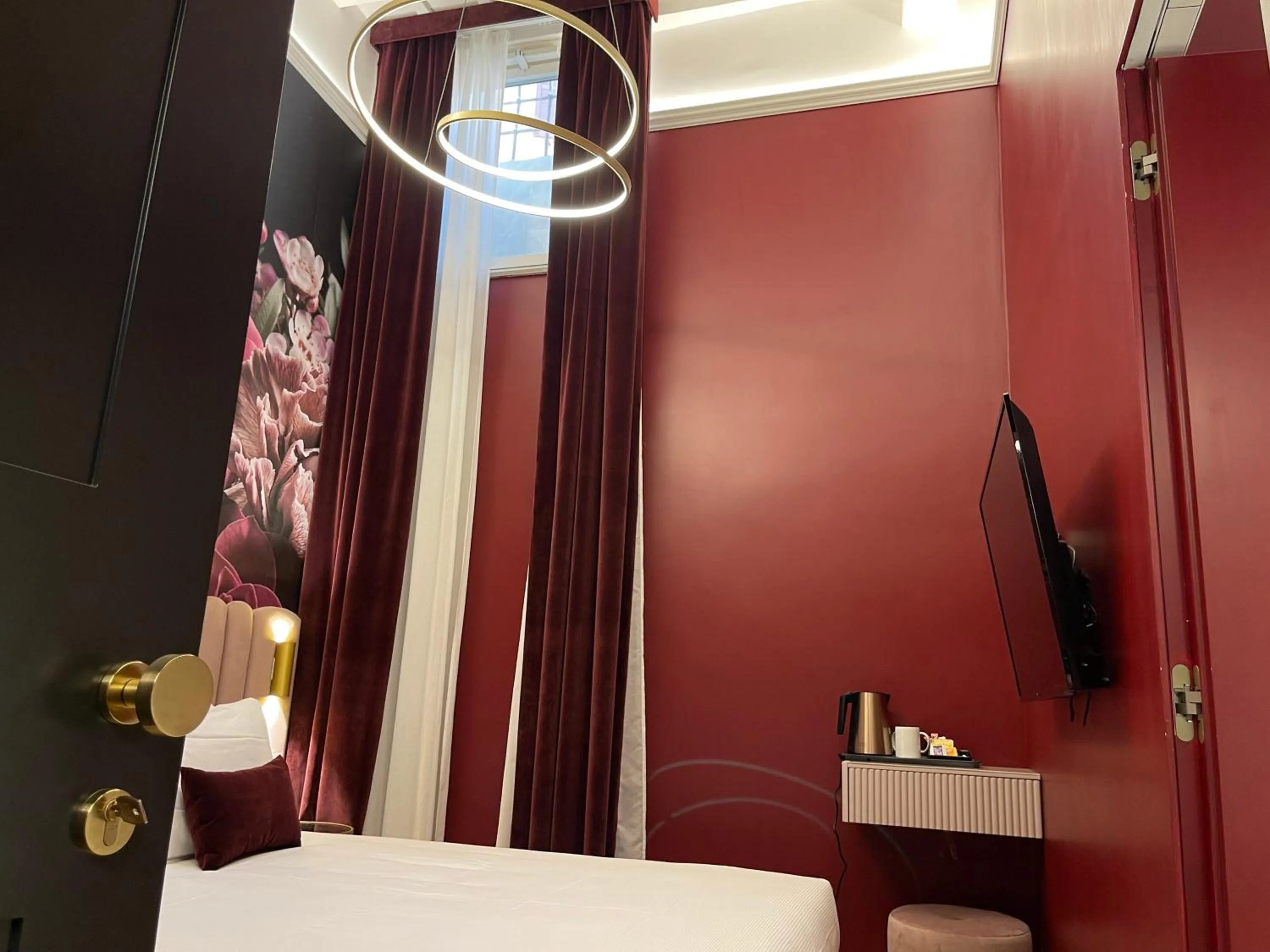 TV and multimedia, Bed in Palazzetto Trevi