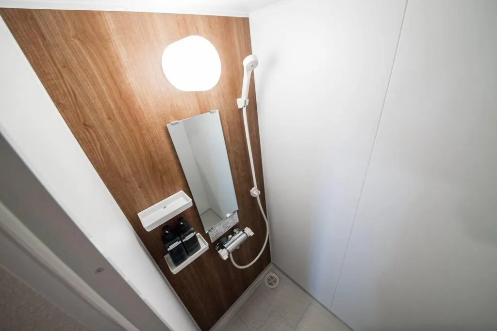 Shower in The PLAZA HOTEL S4W12