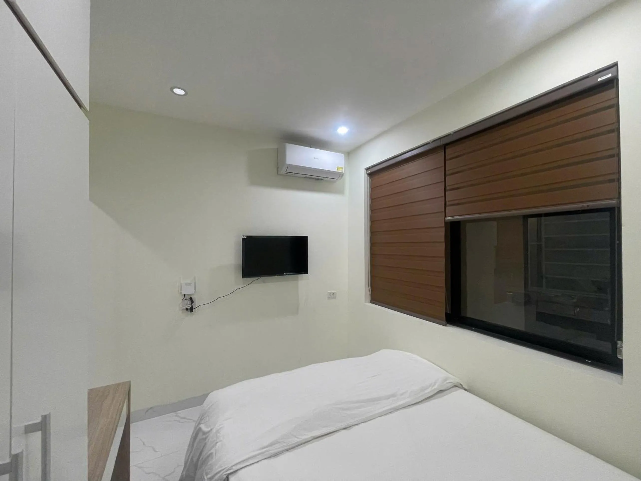 Bed in Era Apartment Xuân Thuỷ