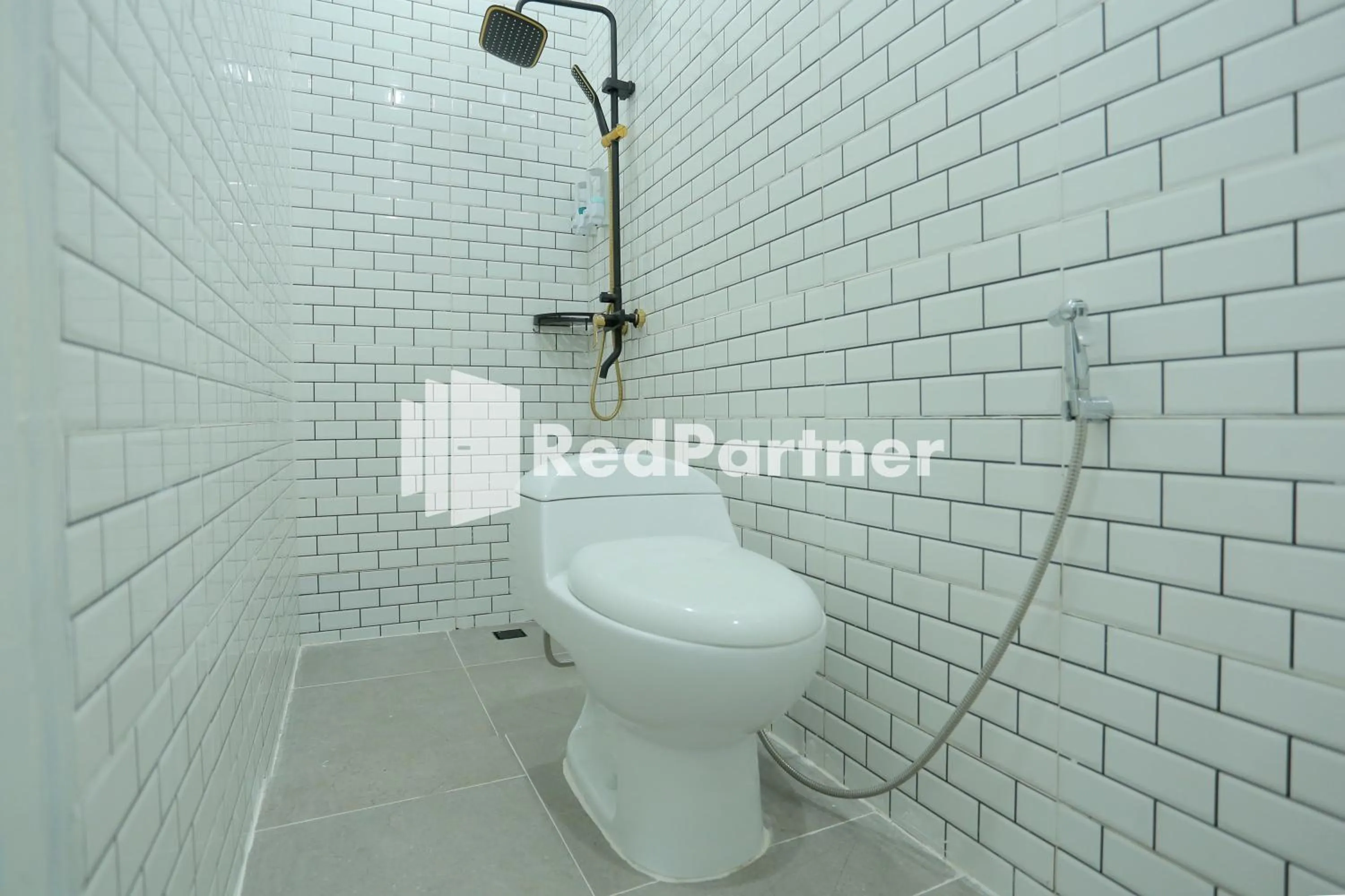 Bathroom in Pringgading Surf Camp Bengkulu Mitra RedDoorz