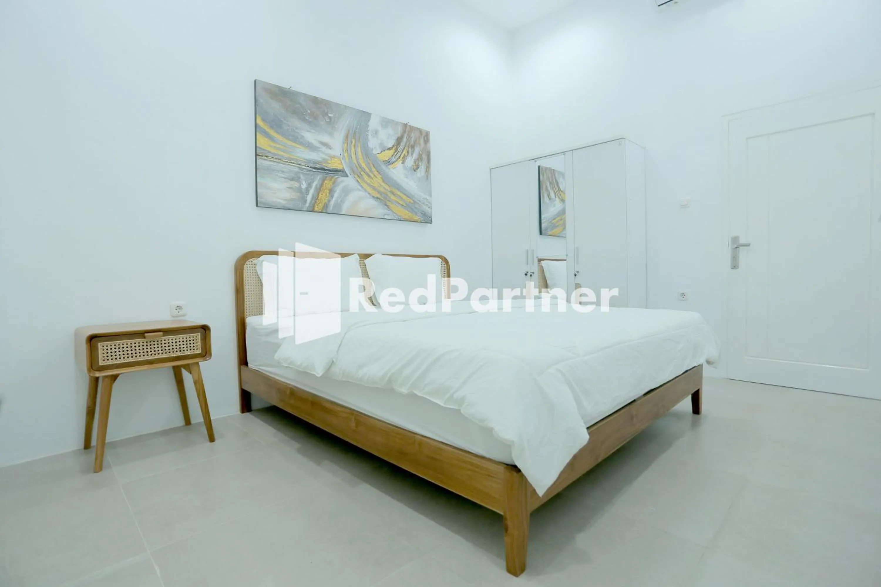 Bedroom, Bed in Pringgading Surf Camp Bengkulu Mitra RedDoorz