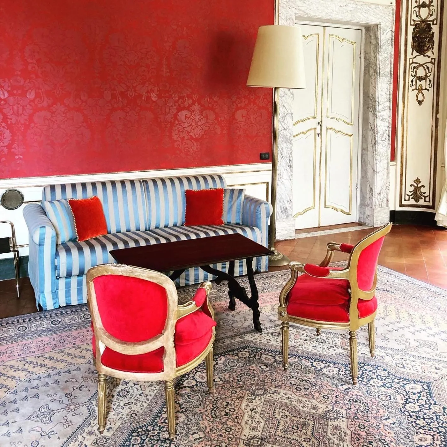 Seating area in Palazzo Tucci Residenza d'epoca